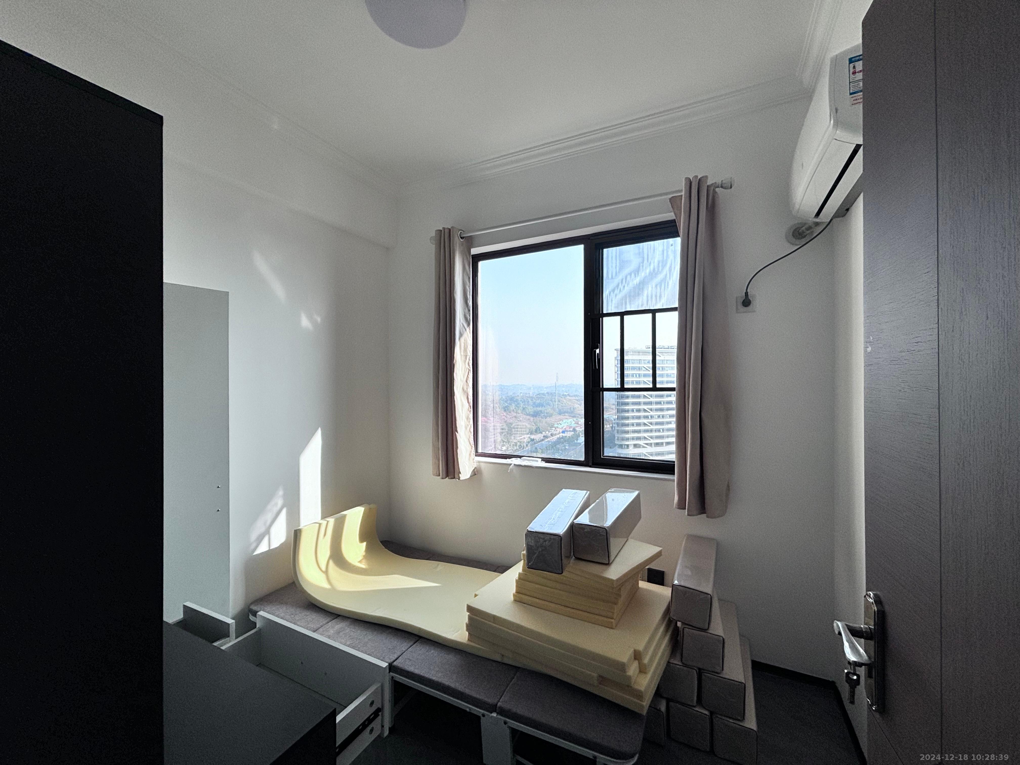 艺源颂雅小区(719街区) 3室2厅2卫 3000.0元/月 艺源颂雅小区(719街区) 3室2厅2卫 3000.0元/月室内图