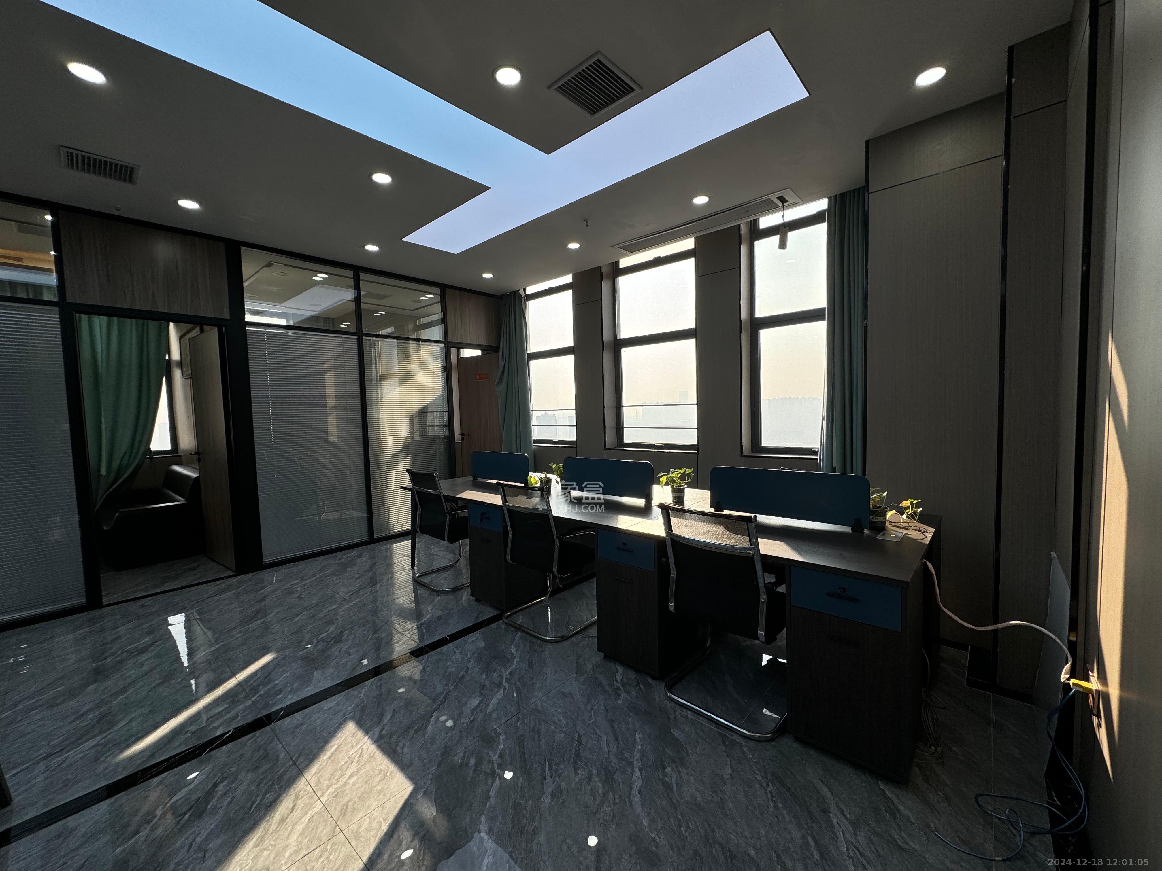 华润置地广场二期 1室1厅0卫 10000.0元/月 华润置地广场二期 1室1厅0卫 10000.0元/月室内图