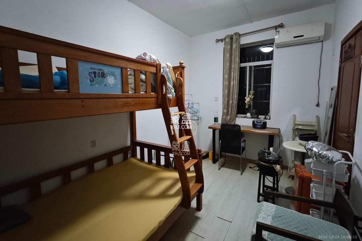 公交野坡小区  1室0厅0卫    700.0元/月 公交野坡小区  1室0厅0卫    700.0元/月室内图1