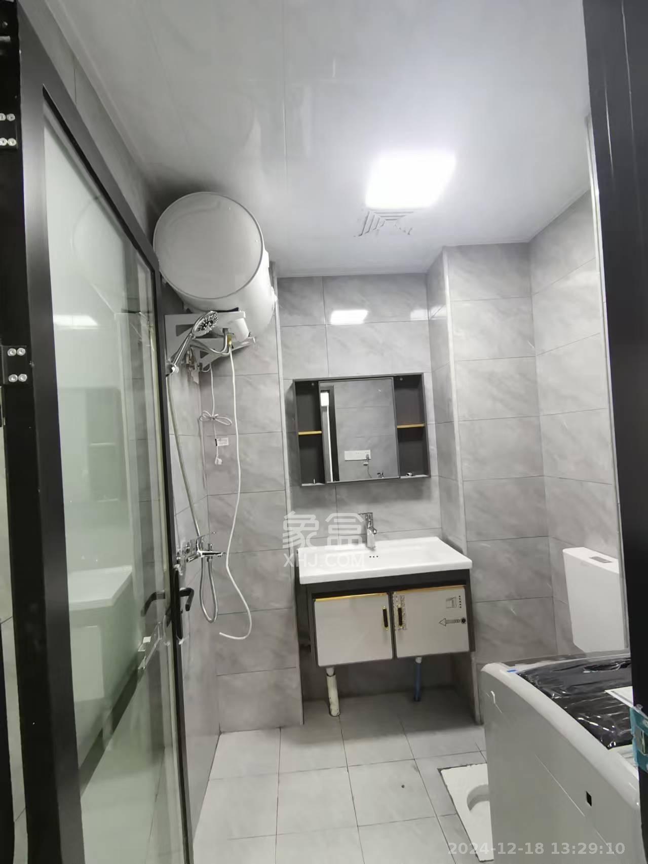 西子湖畔沃府  1室1厅1卫   1800.00元/月