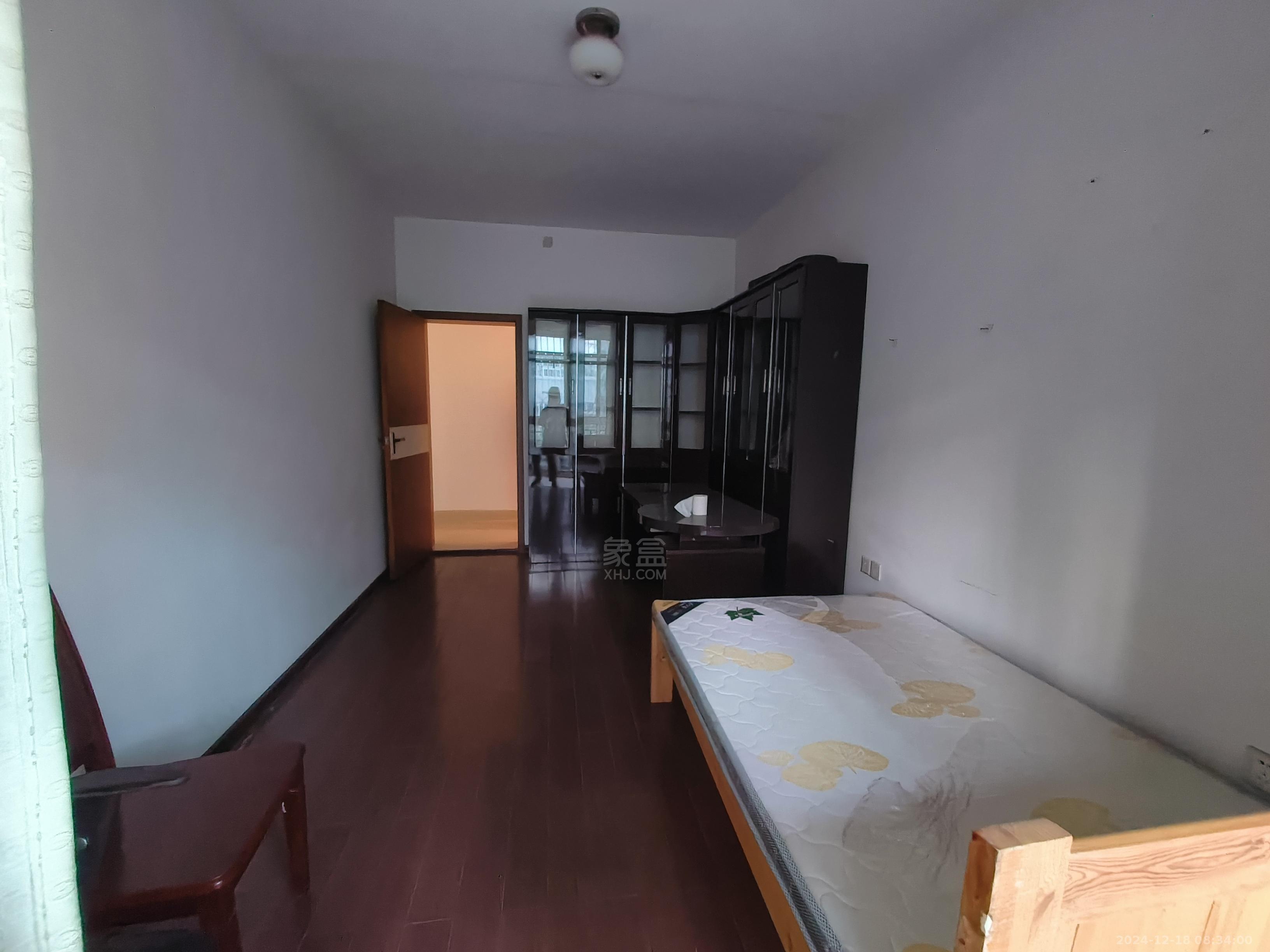 珠江丽园 4室2厅2卫 2000.0元/月 珠江丽园 4室2厅2卫 2000.0元/月室内图