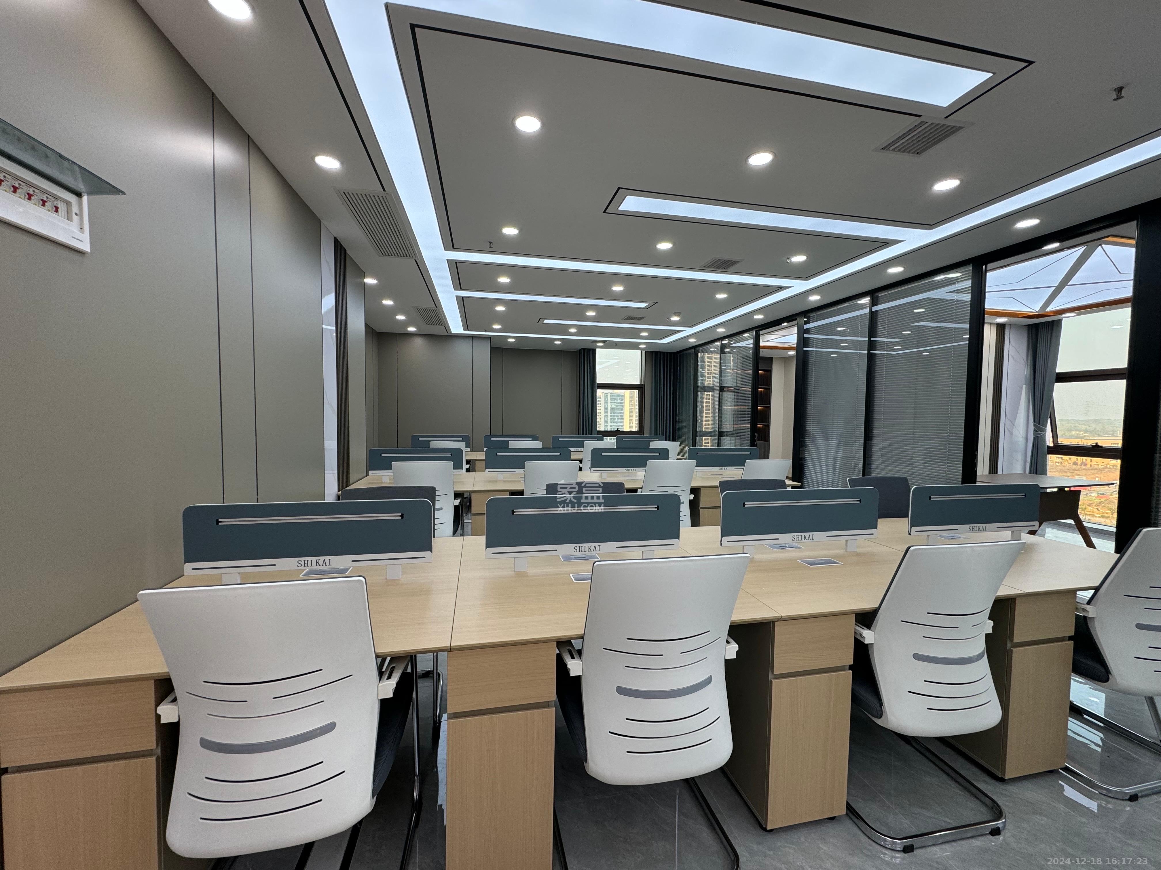 望新錦璨商業(yè)中心  1室1廳0衛(wèi)   13800.00元/月