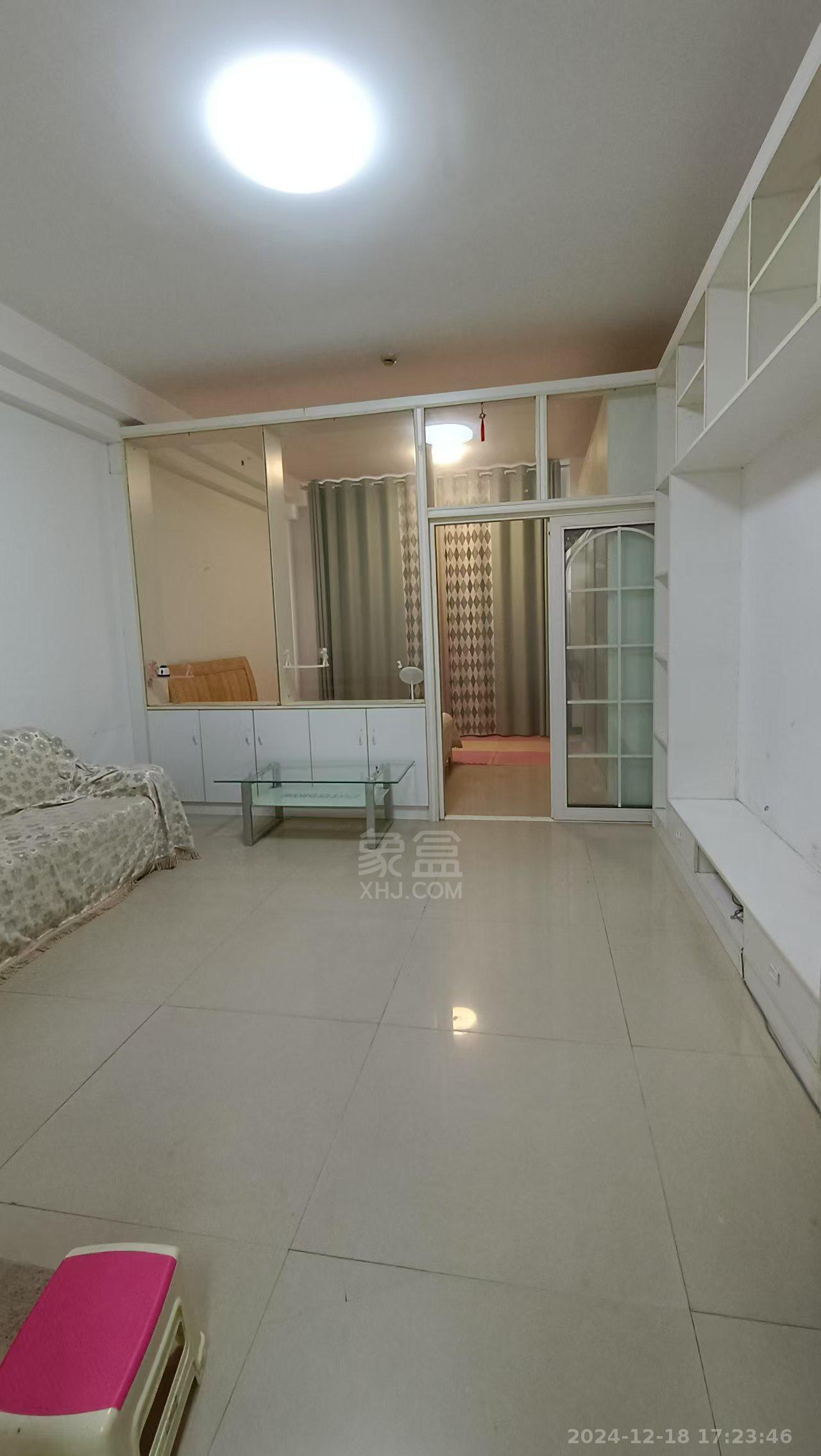 富华商业广场 1室1厅1卫 1200.0元/月 富华商业广场 1室1厅1卫 1200.0元/月室内图