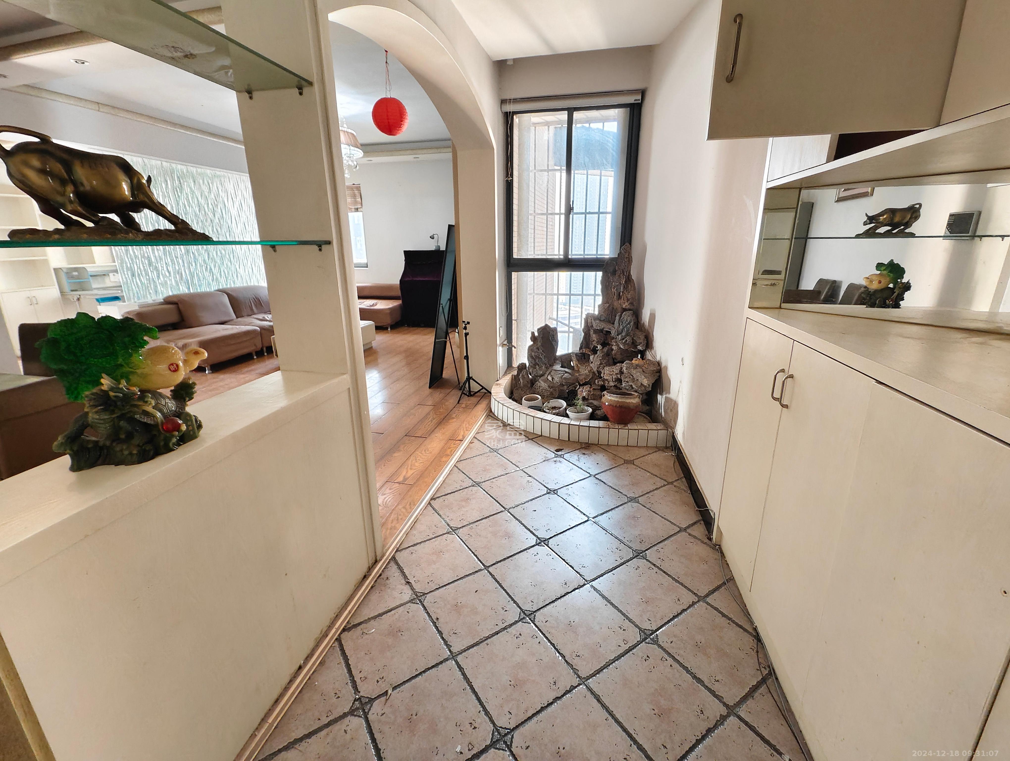 滨江君悦香邸 3室2厅2卫 2500.0元/月 滨江君悦香邸 3室2厅2卫 2500.0元/月室内图