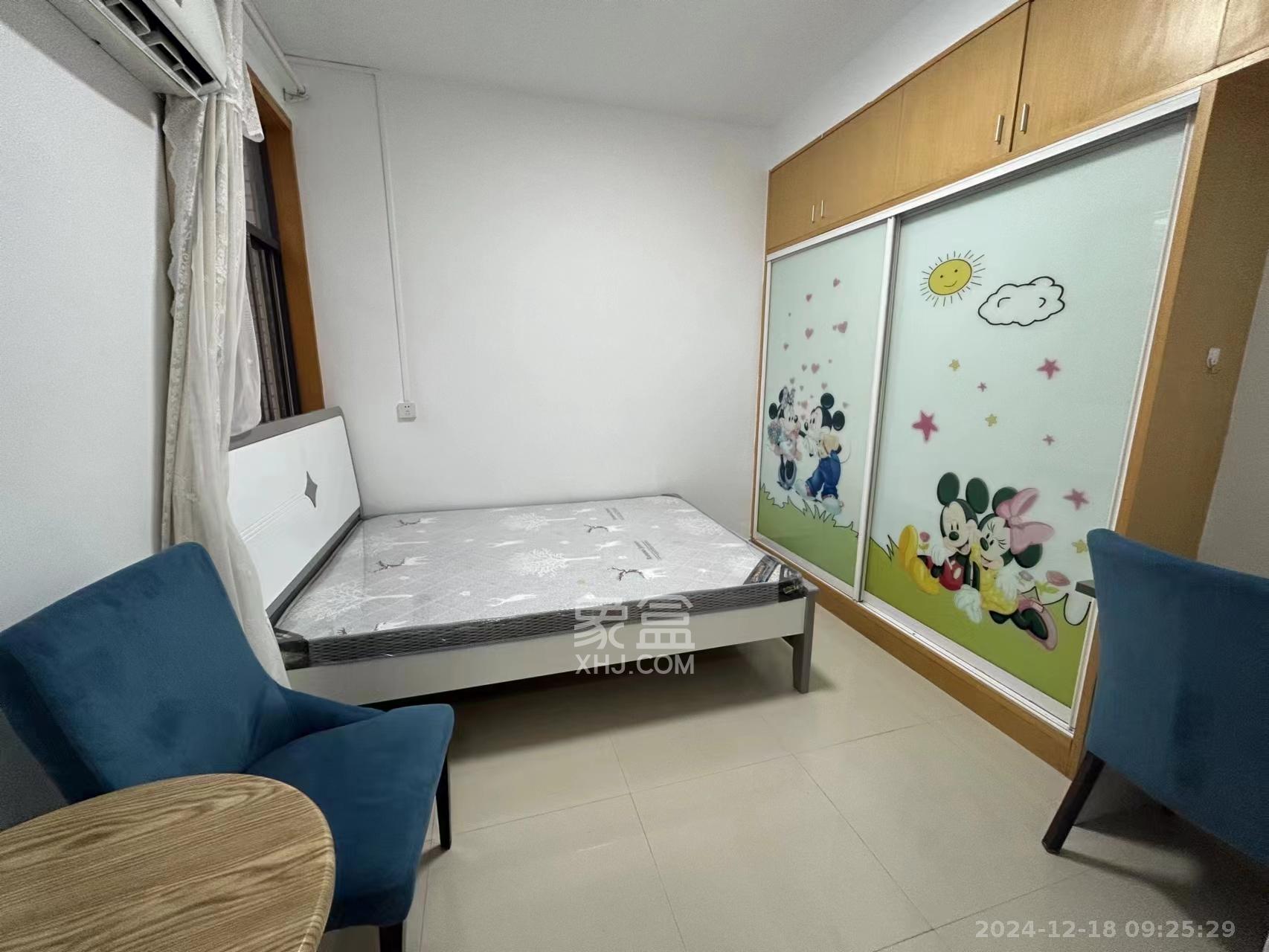 黄鹤小区4片  1室1厅1卫    1100.0元/月 黄鹤小区4片  1室1厅1卫    1100.0元/月室内图