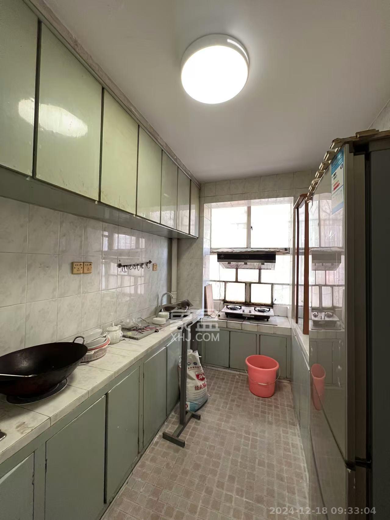 姚正街商住楼  3室1厅1卫    3200.0元/月 姚正街商住楼  3室1厅1卫    3200.0元/月室内图