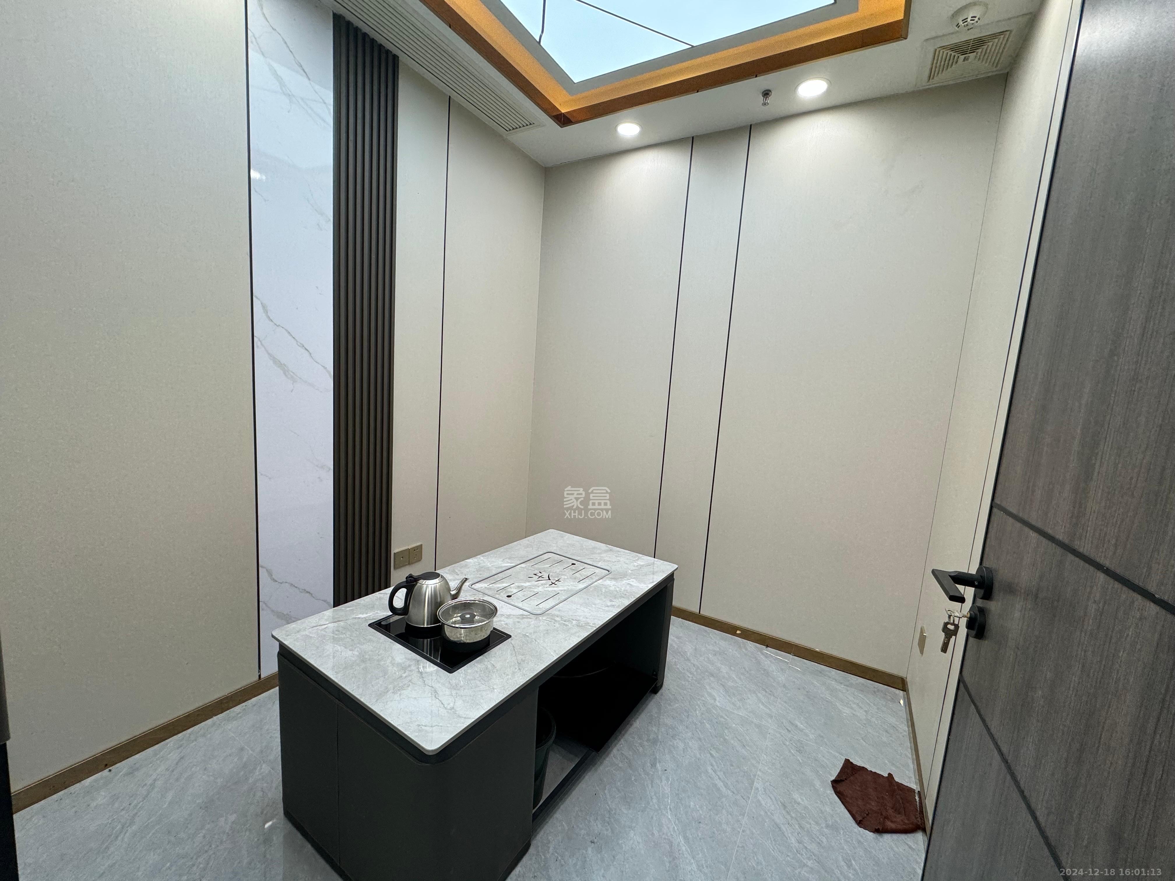 望新锦璨商业中心  1室1厅0卫    9800.0元/月 望新锦璨商业中心  1室1厅0卫    9800.0元/月室内图