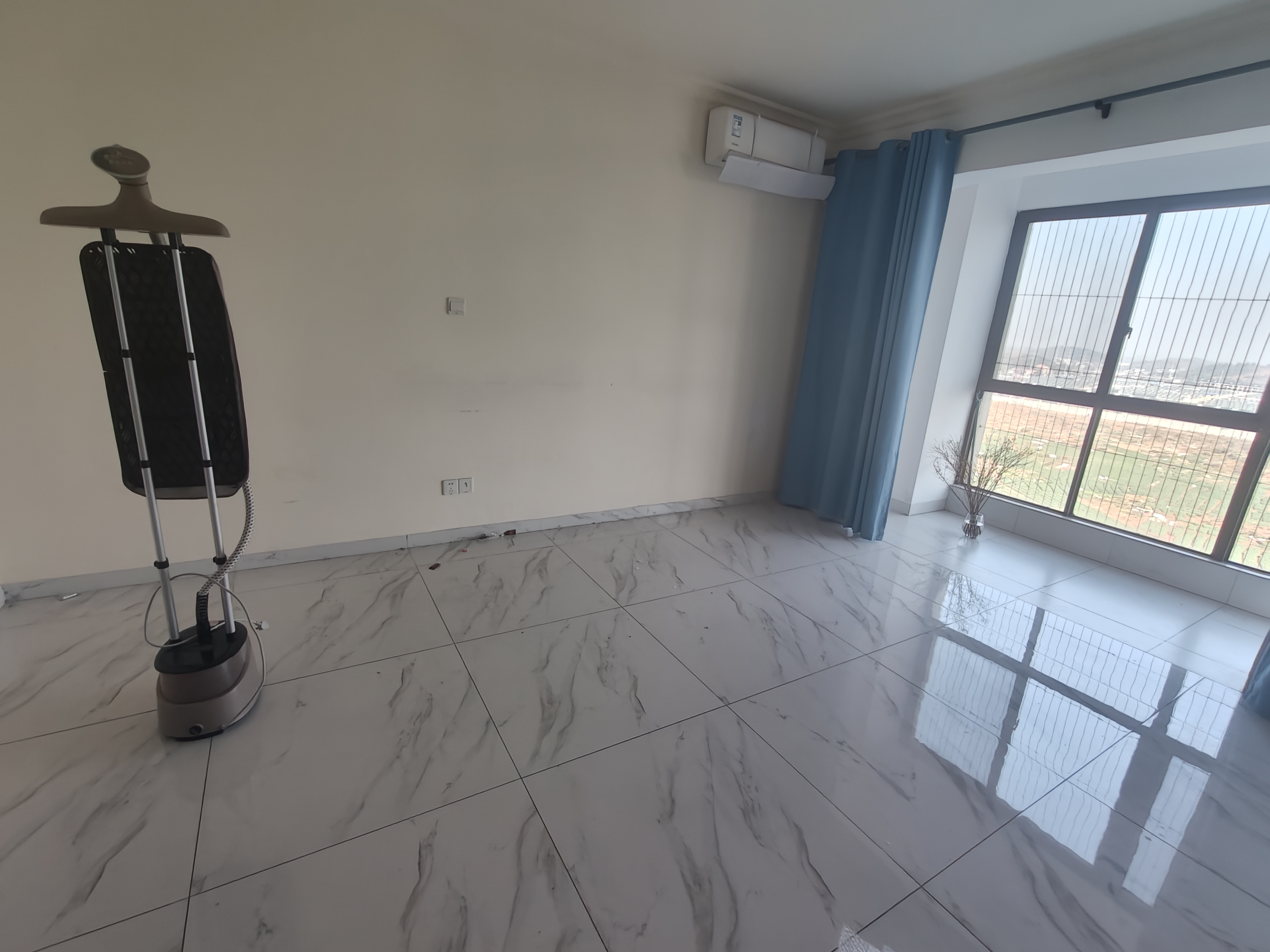 华耀碧桂园十里江湾誉峯 2室2厅1卫 1500.0元/月 华耀碧桂园十里江湾誉峯 2室2厅1卫 1500.0元/月室内图