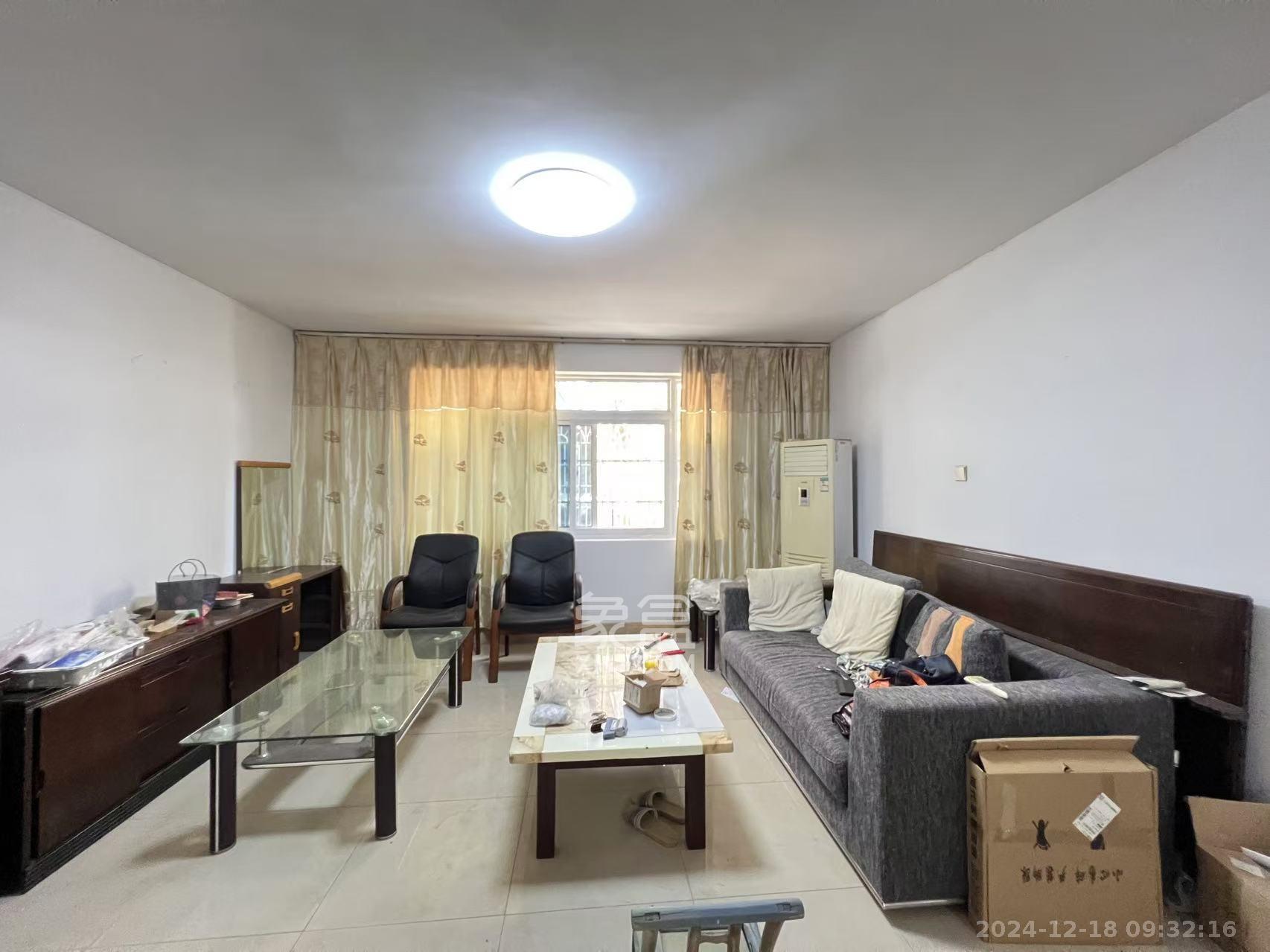 姚正街商住楼  3室1厅1卫    3200.0元/月 姚正街商住楼  3室1厅1卫    3200.0元/月室内图