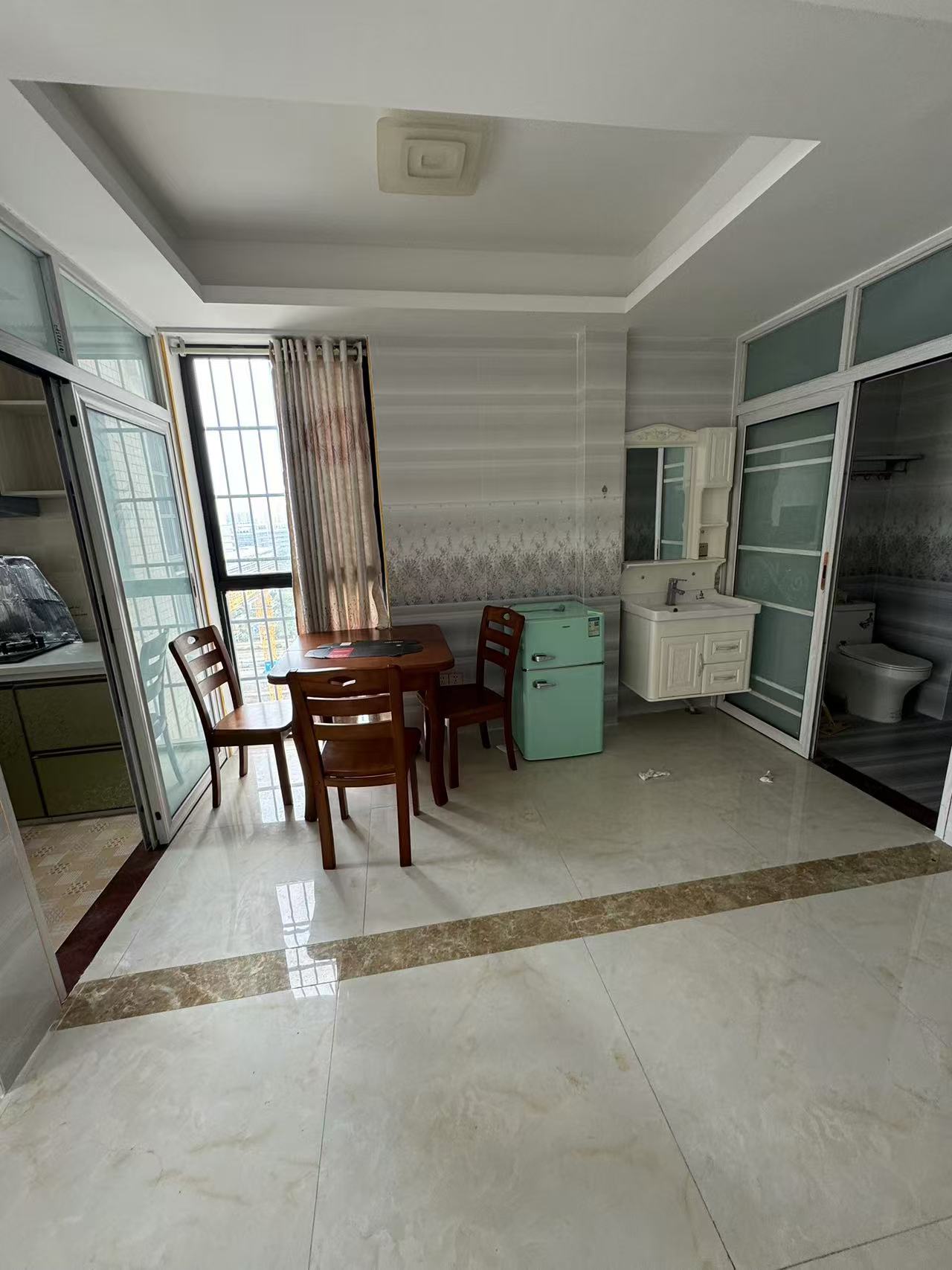 盛达景都东区(是错的录此无效)(请核实一期二期找楼盘字典修改) 1室1厅1卫 88.0万 盛达景都东区(是错的录此无效)(请核实一期二期找楼盘字典修改) 1室1厅1卫 88.0万客厅