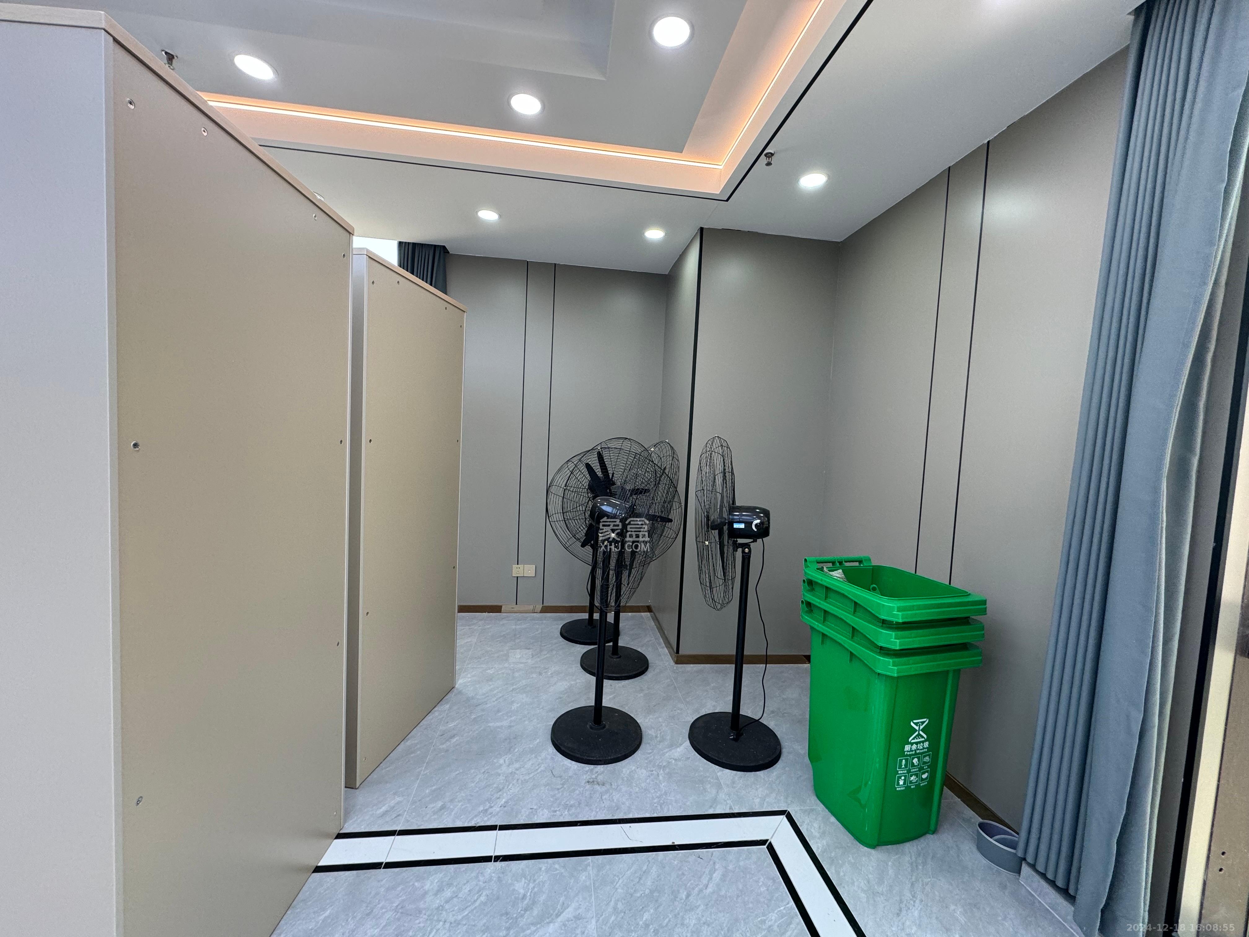 望新锦璨商业中心  1室1厅0卫    15380.0元/月 望新锦璨商业中心  1室1厅0卫    15380.0元/月室内图