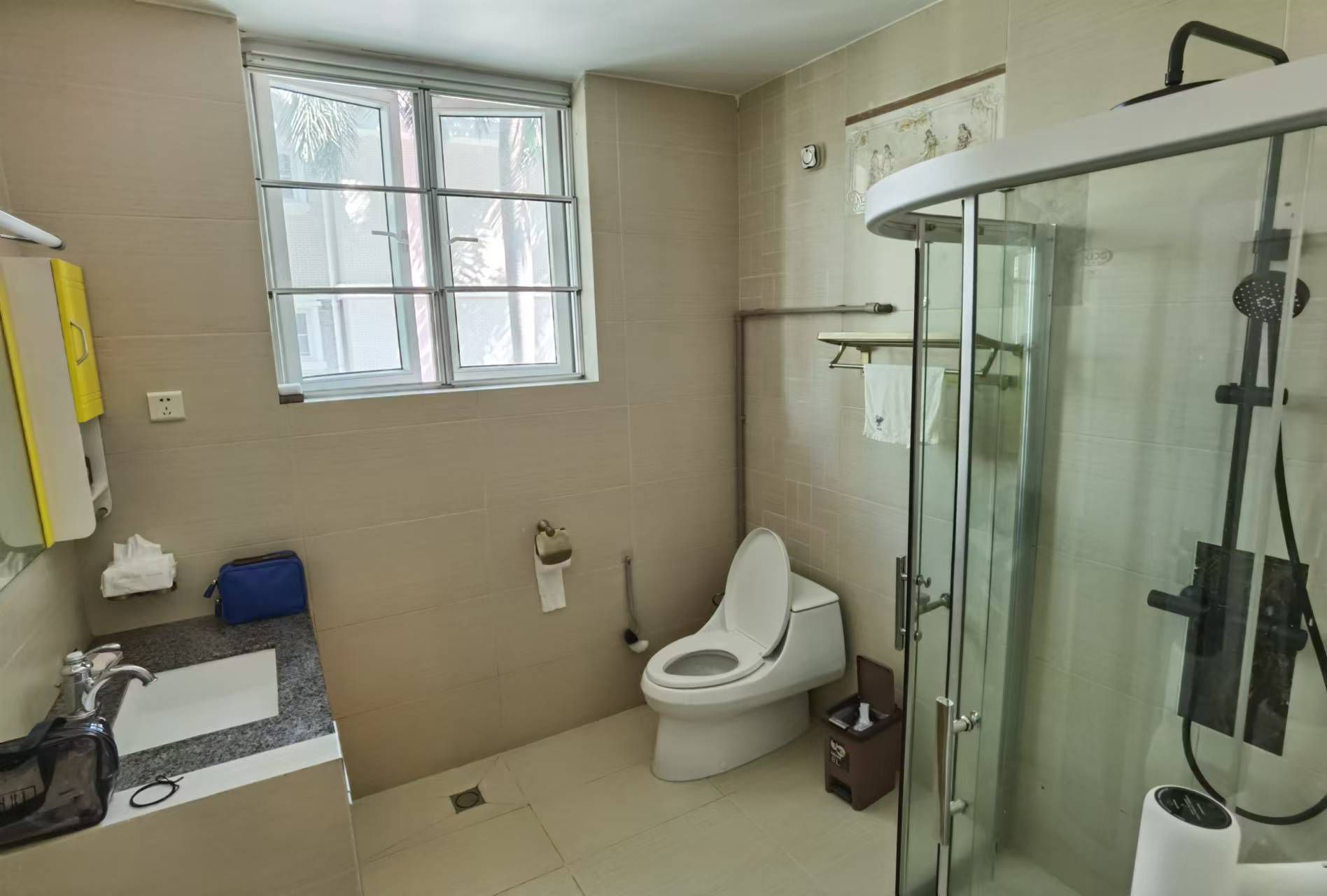 锦绣京江 6室2厅3卫 770.0万 锦绣京江 6室2厅3卫 770.0万客厅