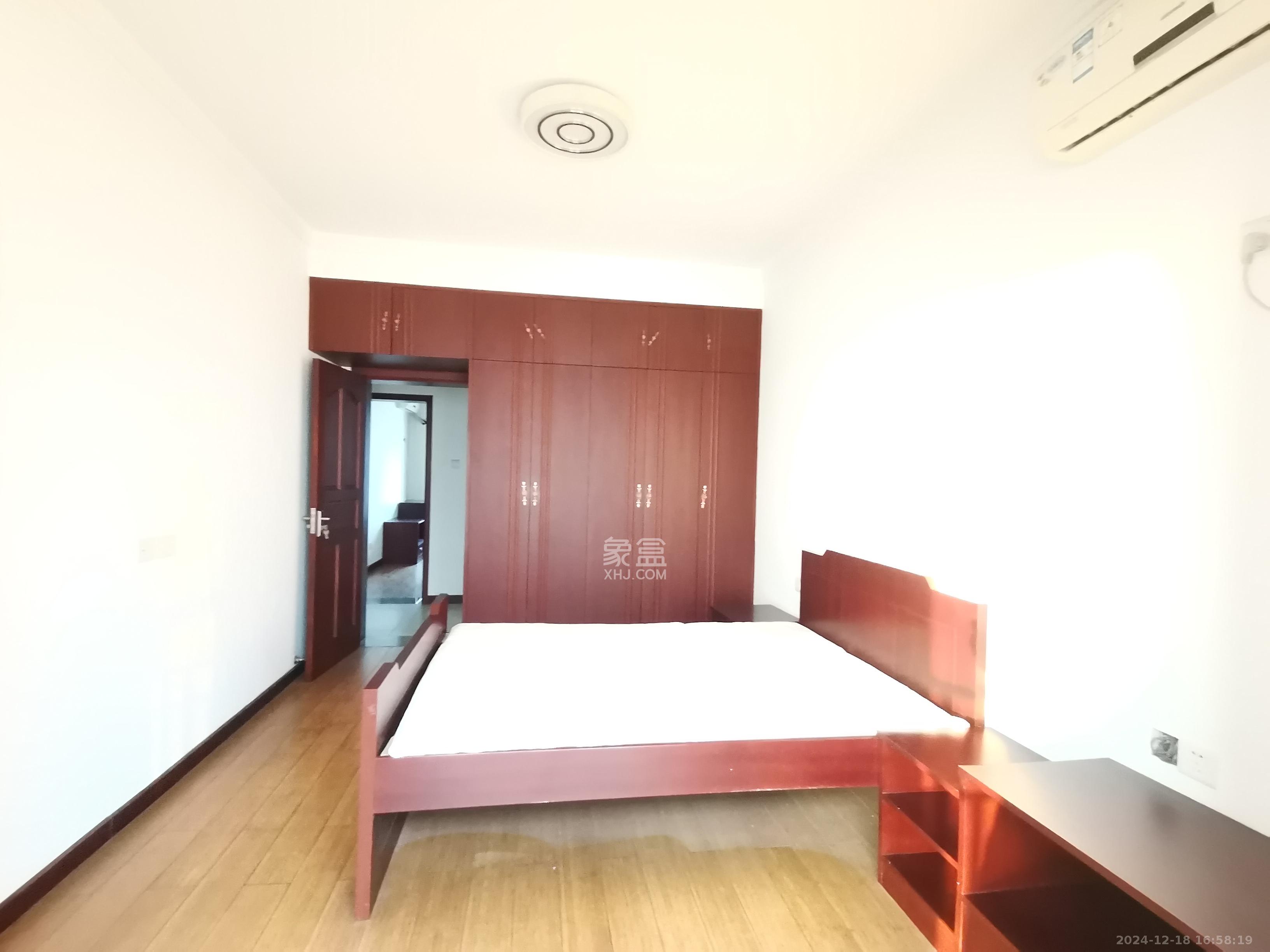 华雅花园  3室2厅2卫   3200.00元/月室内图