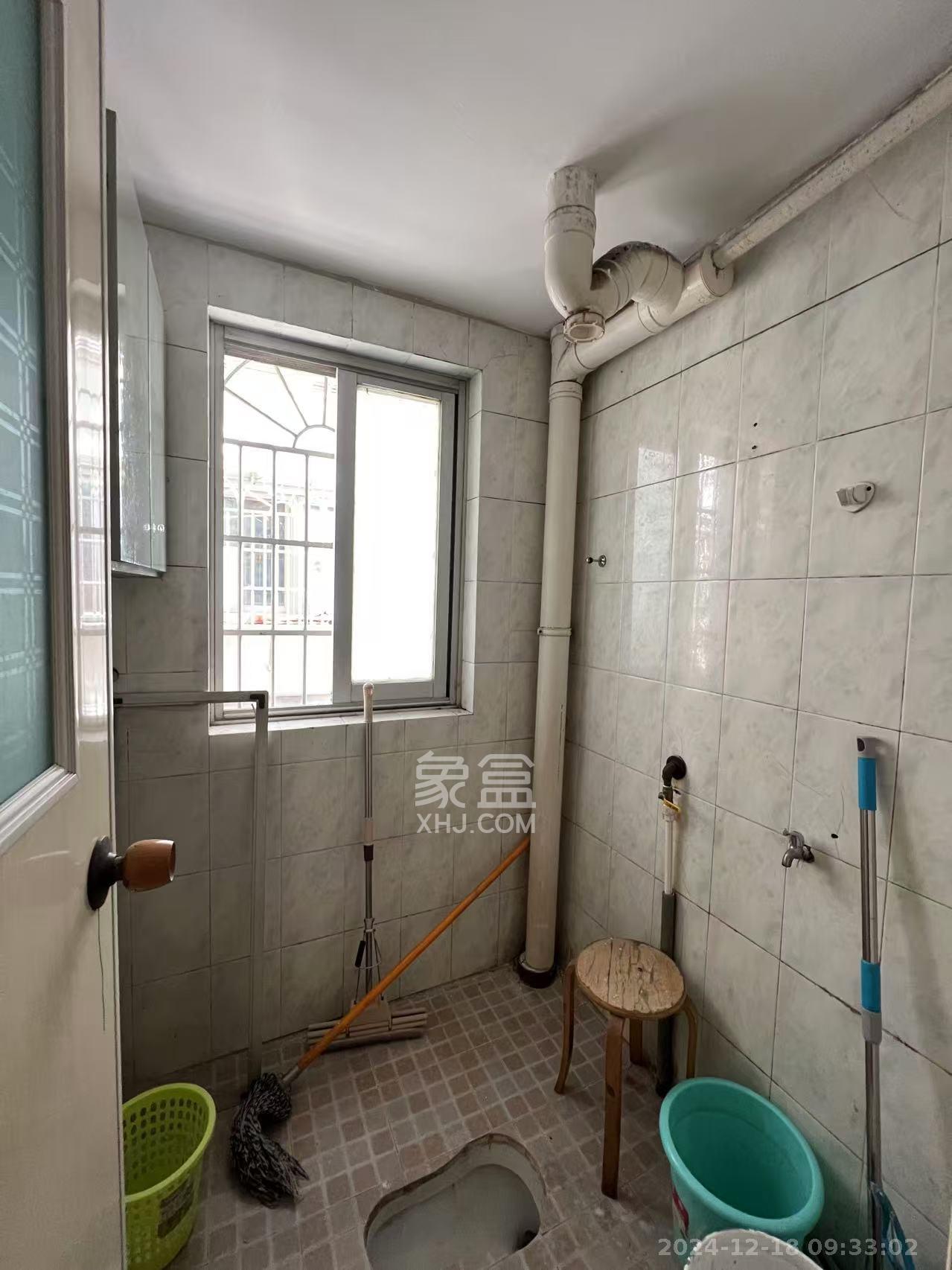 姚正街商住楼  3室1厅1卫    3200.0元/月 姚正街商住楼  3室1厅1卫    3200.0元/月室内图