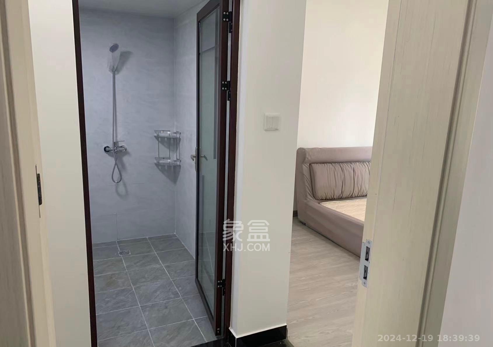 澳海澜庭  3室1厅2卫    1900.0元/月室内图