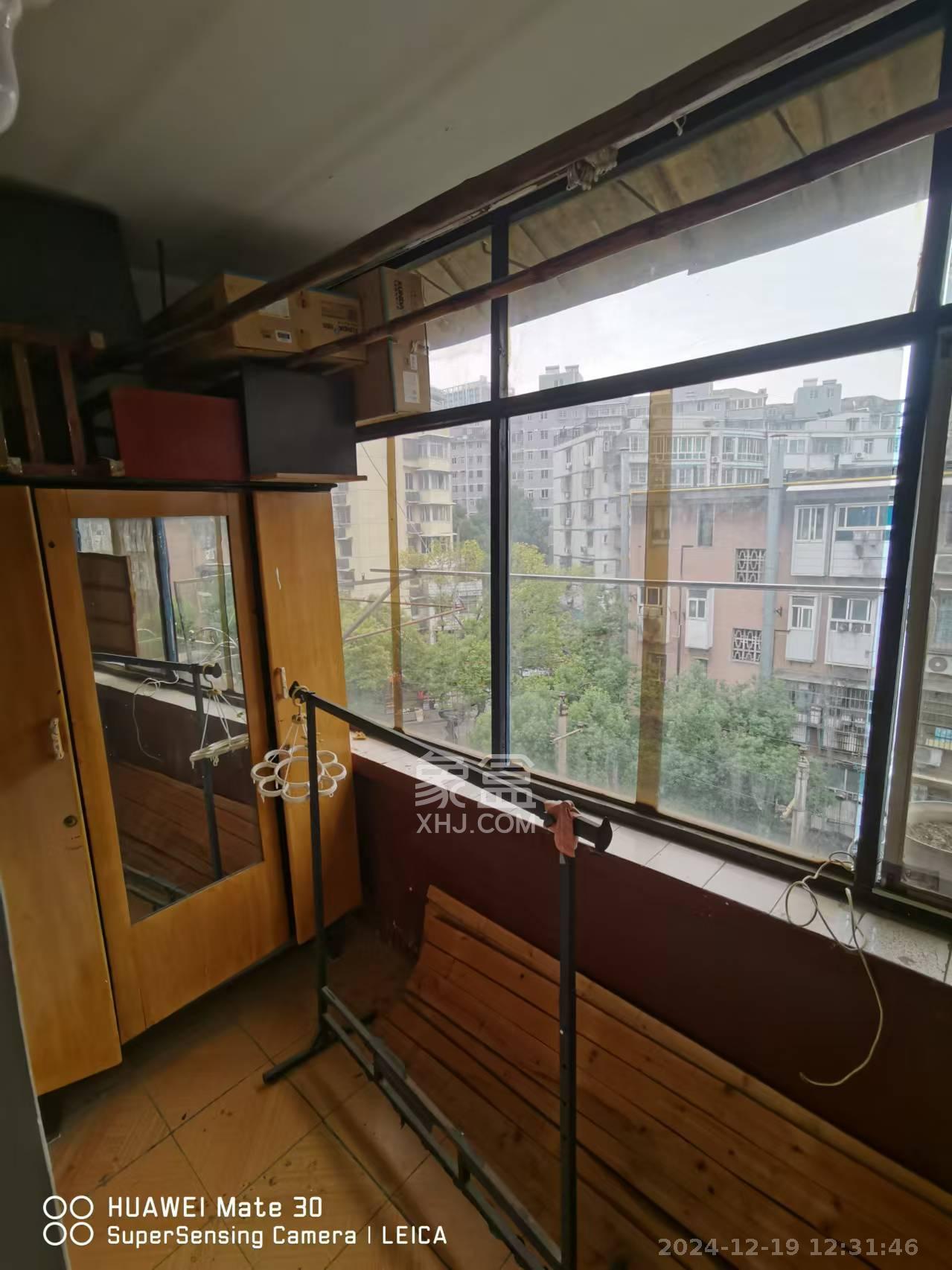 桂花二村 2室1厅1卫 1400.0元/月 桂花二村 2室1厅1卫 1400.0元/月室内图