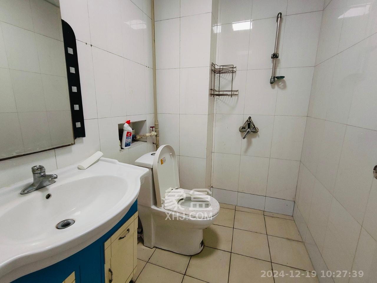 湘绣城 3室2厅2卫 1500.0元/月 湘绣城 3室2厅2卫 1500.0元/月室内图