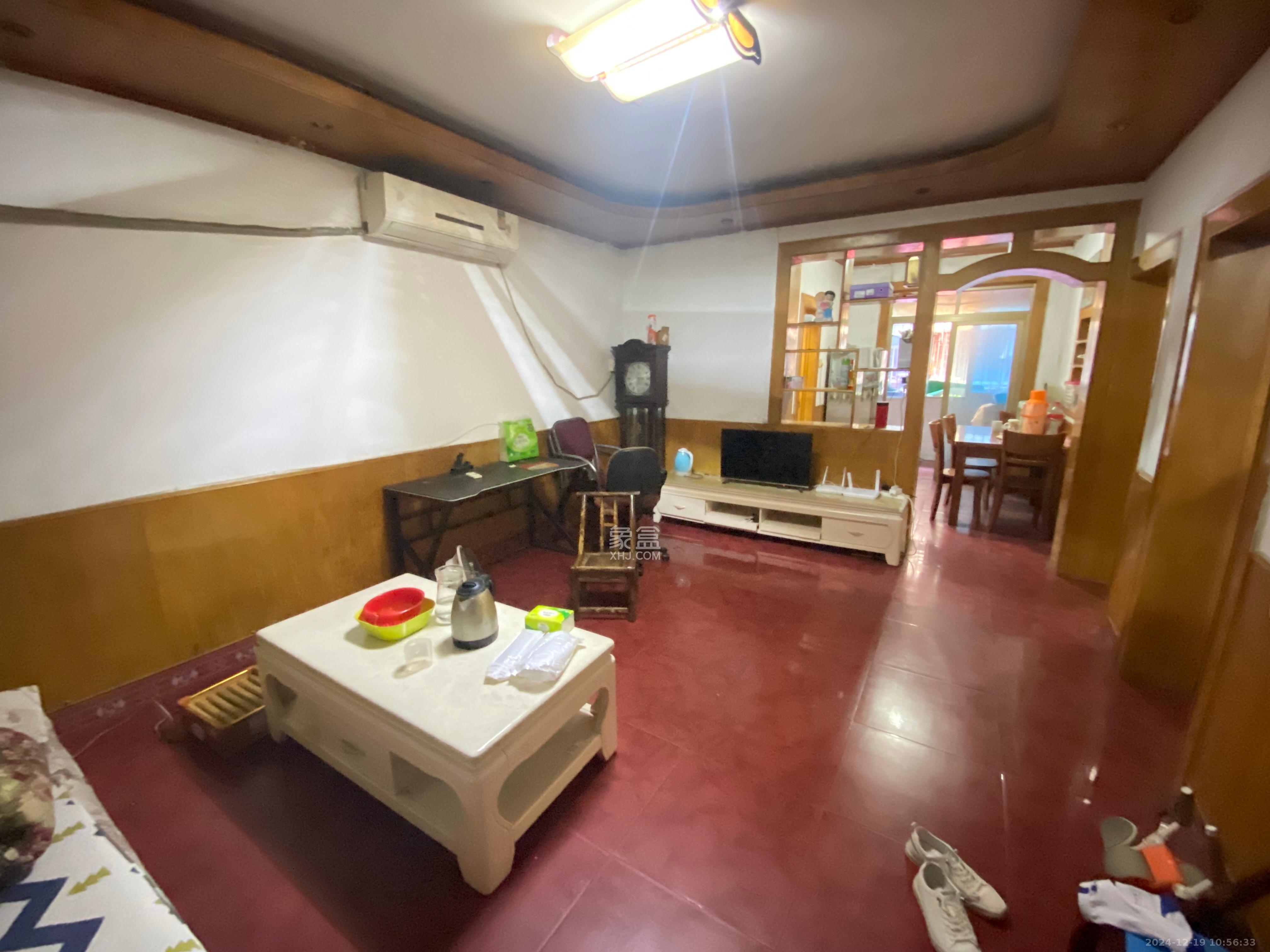 民政局宿舍 2室2厅1卫 1400.0元/月 民政局宿舍 2室2厅1卫 1400.0元/月室内图