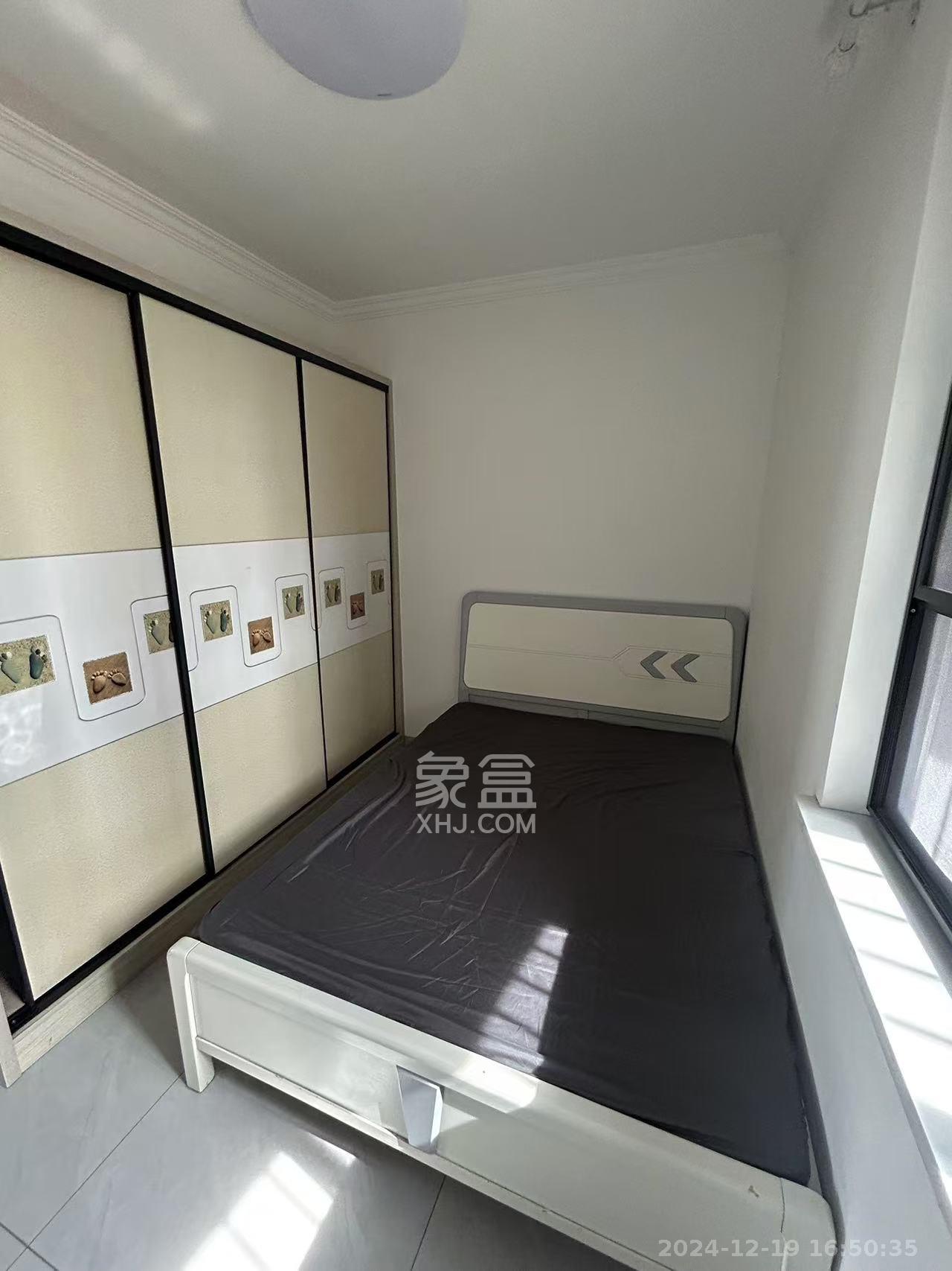 华龙家园(和泰家园) 3室2厅1卫 1900.0元/月 华龙家园(和泰家园) 3室2厅1卫 1900.0元/月室内图