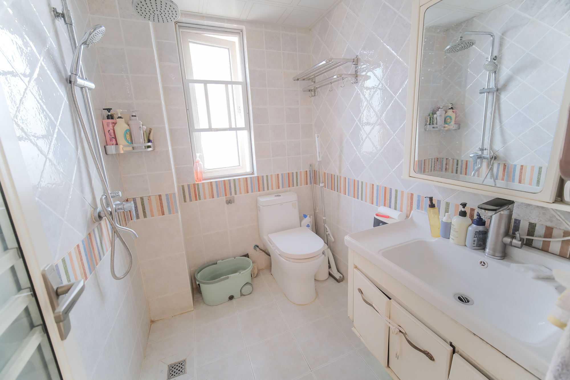 荣盛花语城  3室2厅1卫    80.0万 荣盛花语城  3室2厅1卫    80.0万卫生间