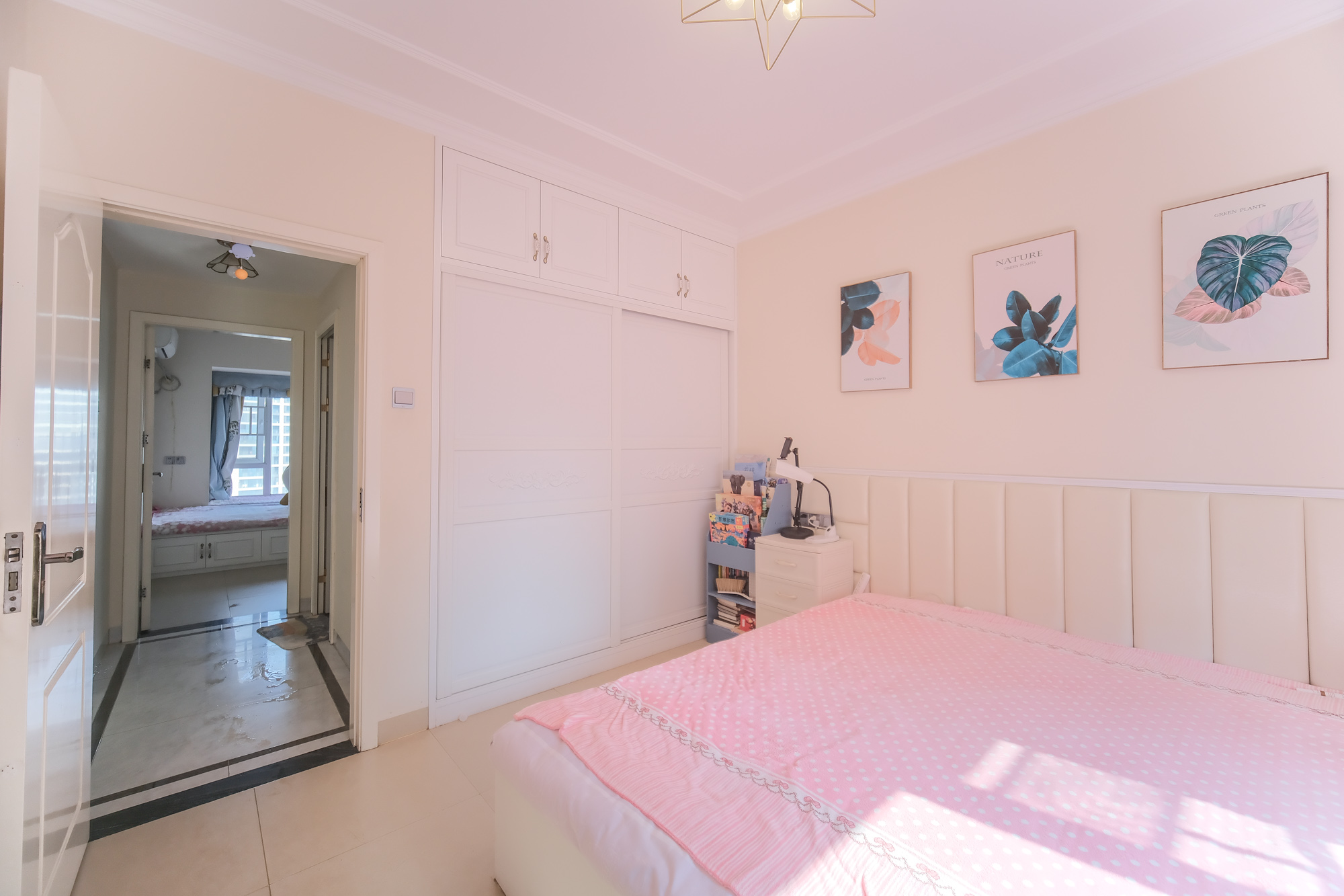 荣盛花语城  3室2厅1卫    80.0万 荣盛花语城  3室2厅1卫    80.0万卧室