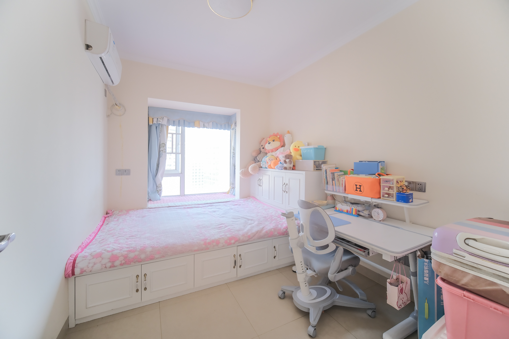 荣盛花语城  3室2厅1卫    80.0万 荣盛花语城  3室2厅1卫    80.0万卧室