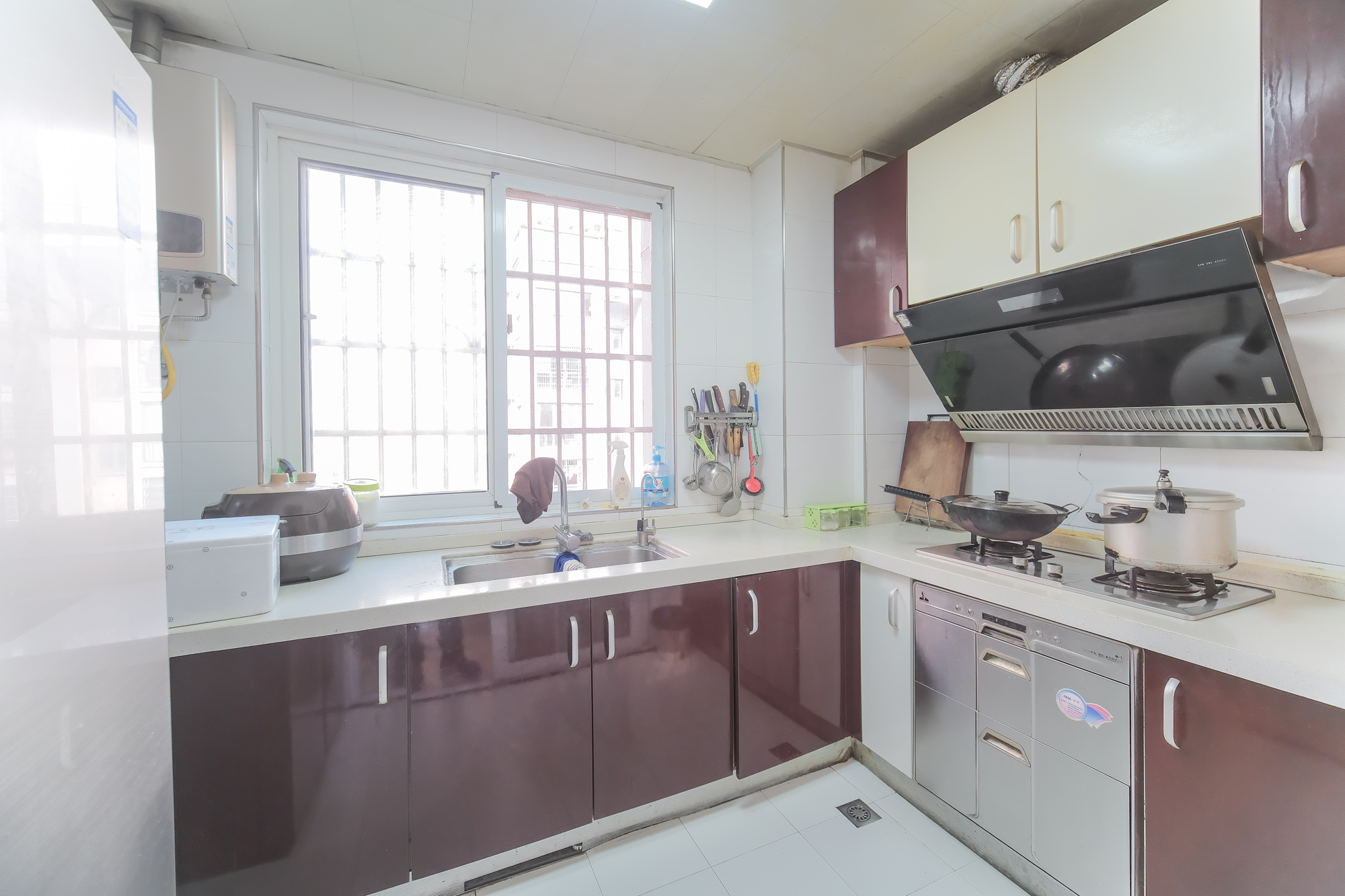 山水湾 3室2厅2卫 82.8万 山水湾 3室2厅2卫 82.8万厨房