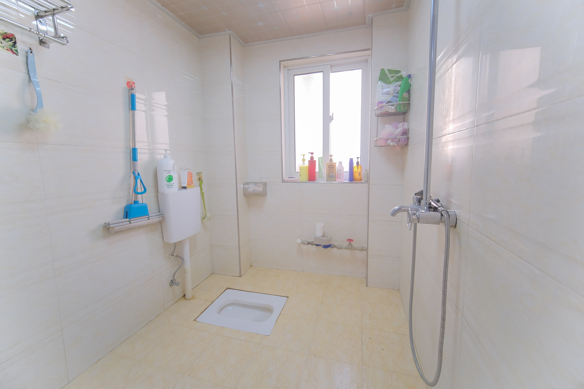 山水湾 3室2厅2卫 82.8万 山水湾 3室2厅2卫 82.8万卫生间