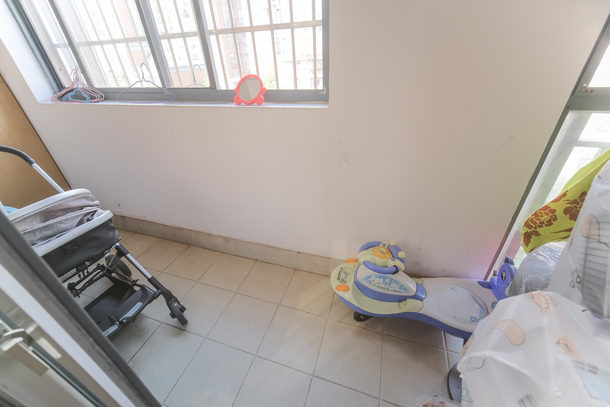 山水湾 3室2厅2卫 82.8万 山水湾 3室2厅2卫 82.8万阳台