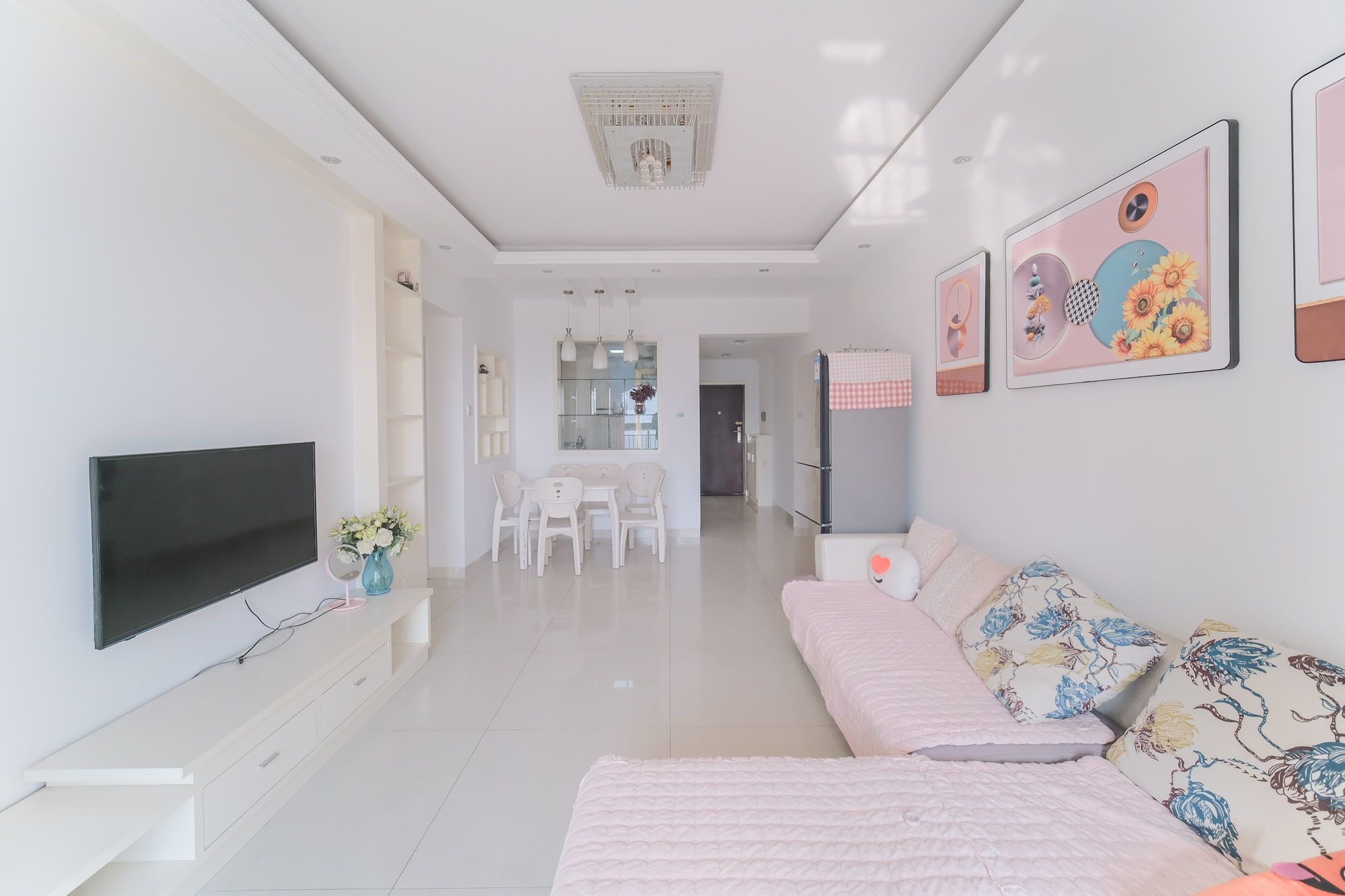 花样年华  3室2厅1卫    58.8万 花样年华  3室2厅1卫    58.8万客厅