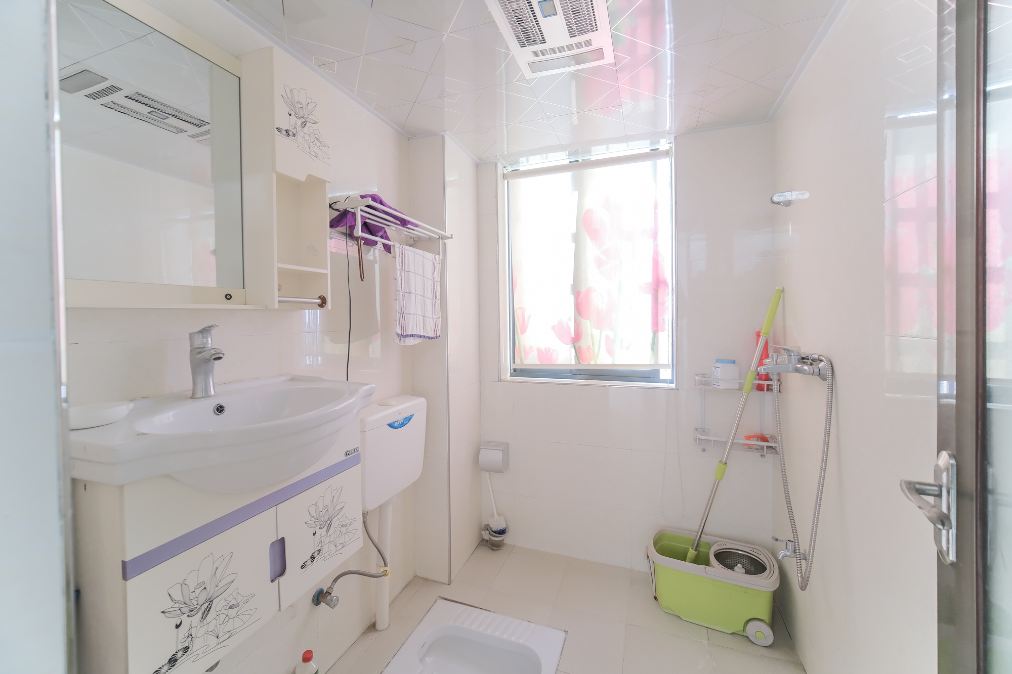 花样年华  3室2厅1卫    58.8万 花样年华  3室2厅1卫    58.8万卫生间