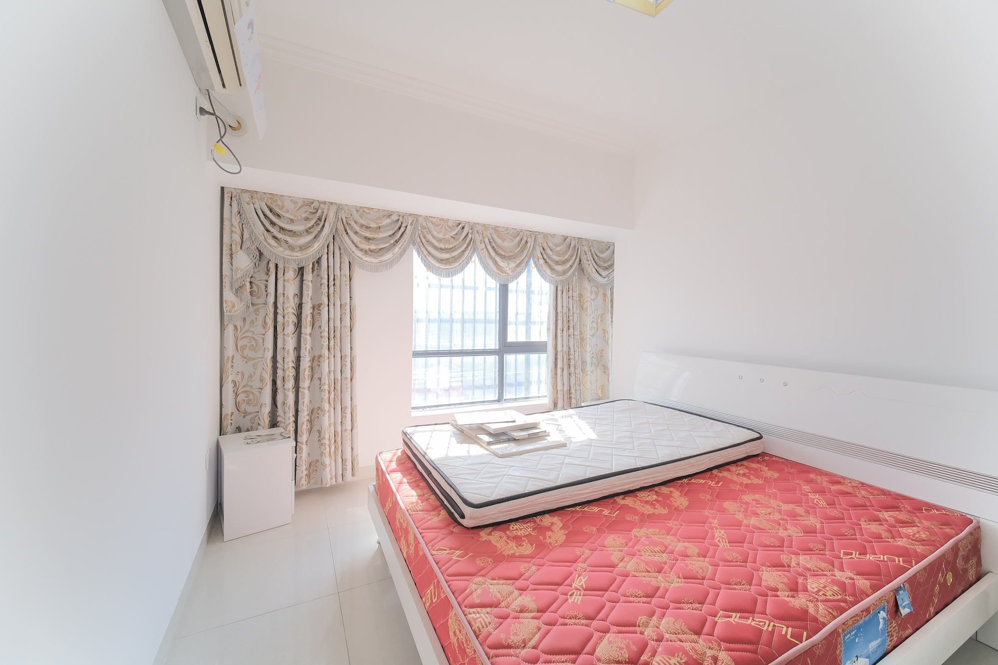 花样年华  3室2厅1卫    58.8万 花样年华  3室2厅1卫    58.8万卧室