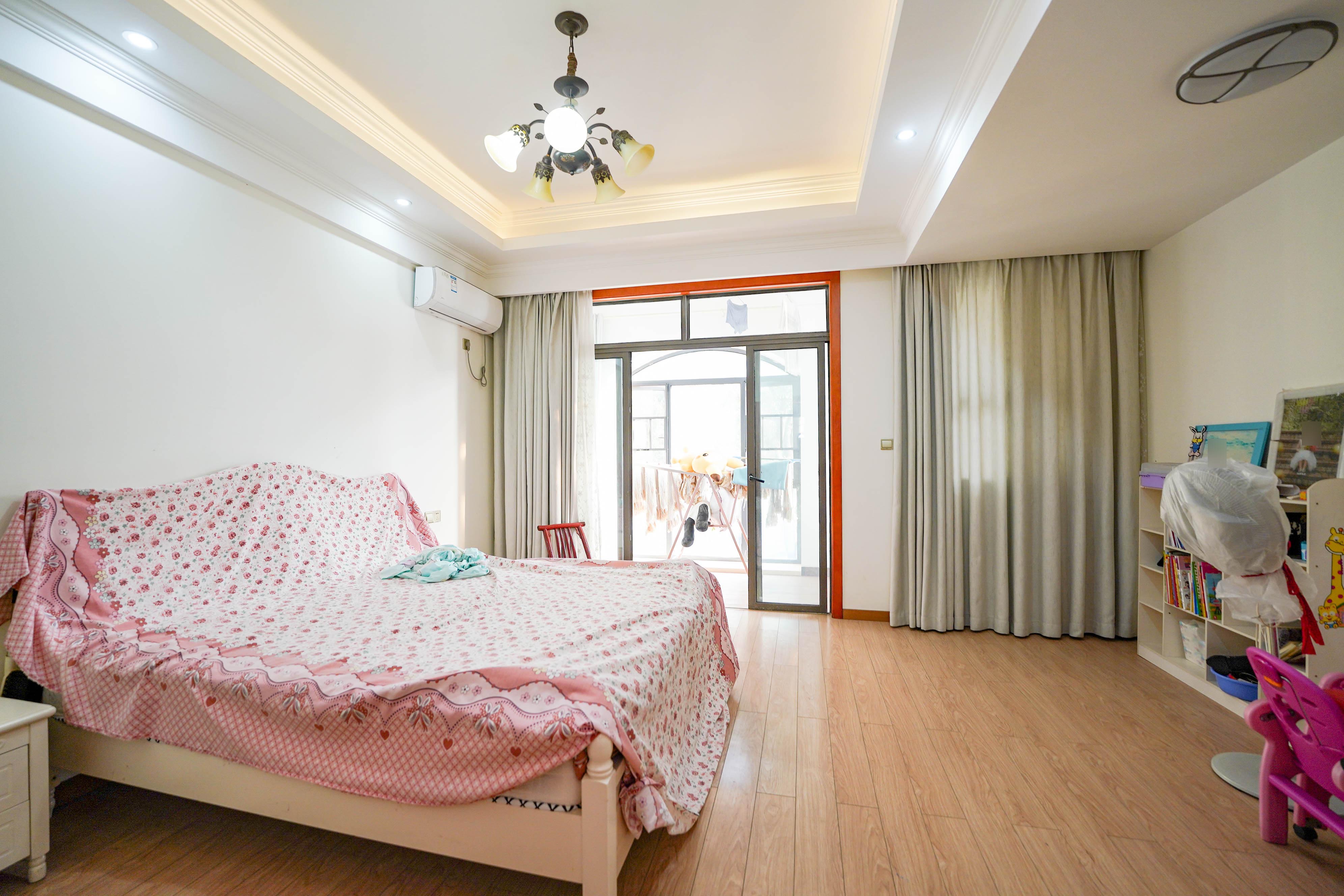 佳兆业水岸新都 4室2厅3卫 165.0万 佳兆业水岸新都 4室2厅3卫 165.0万卧室