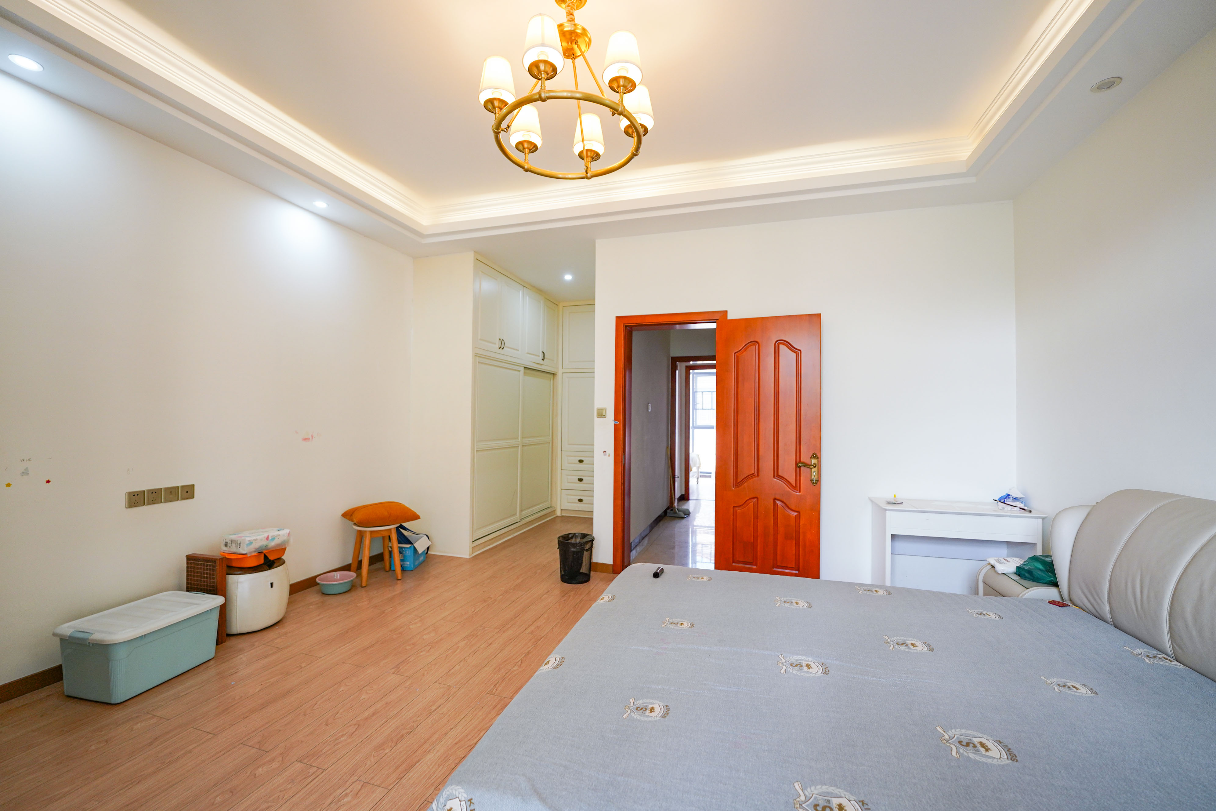 佳兆业水岸新都 4室2厅3卫 165.0万 佳兆业水岸新都 4室2厅3卫 165.0万卧室