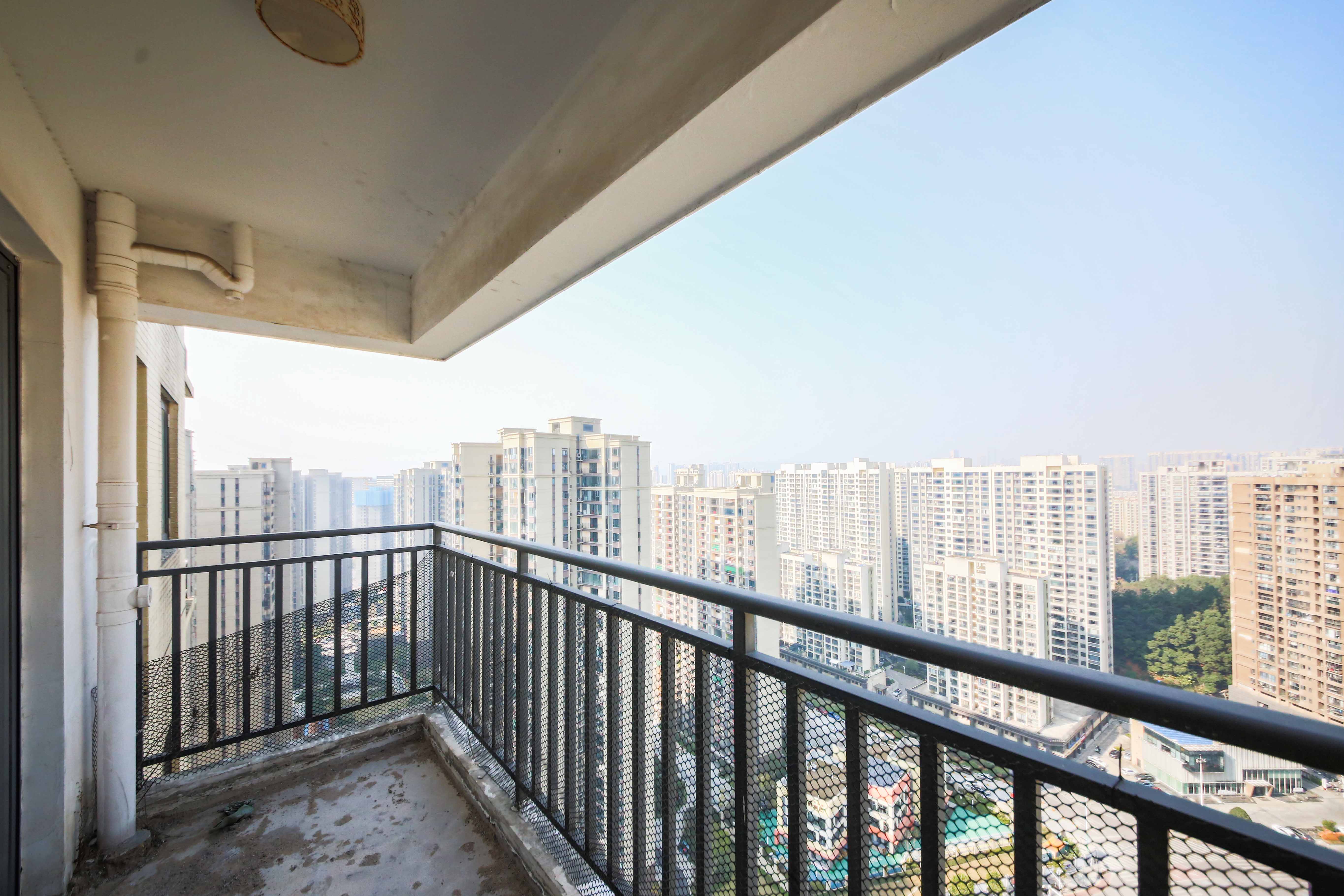 丽水熙园  3室2厅2卫   115.00万阳台