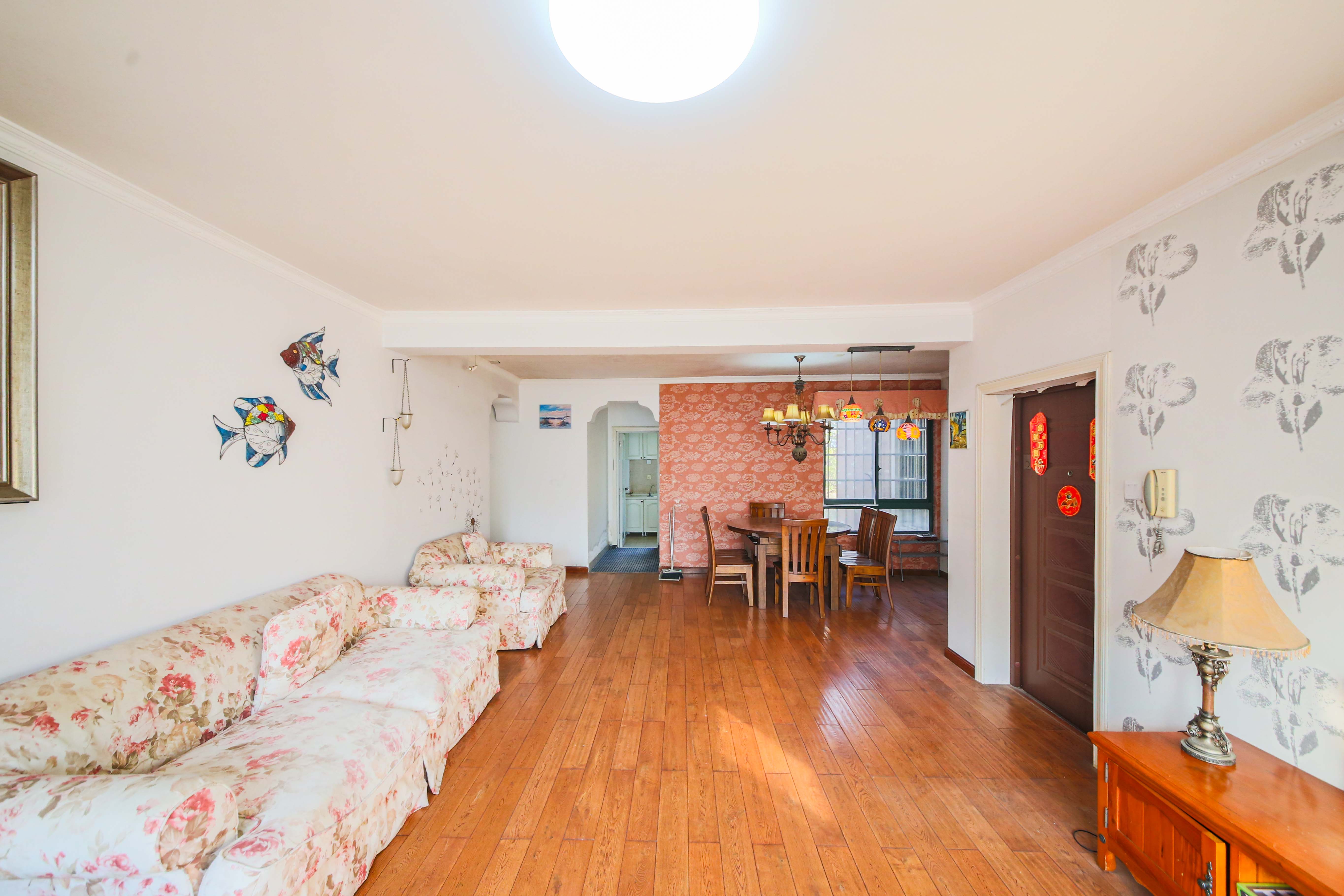 盛世康城 3室2厅2卫 78.0万 盛世康城 3室2厅2卫 78.0万客厅