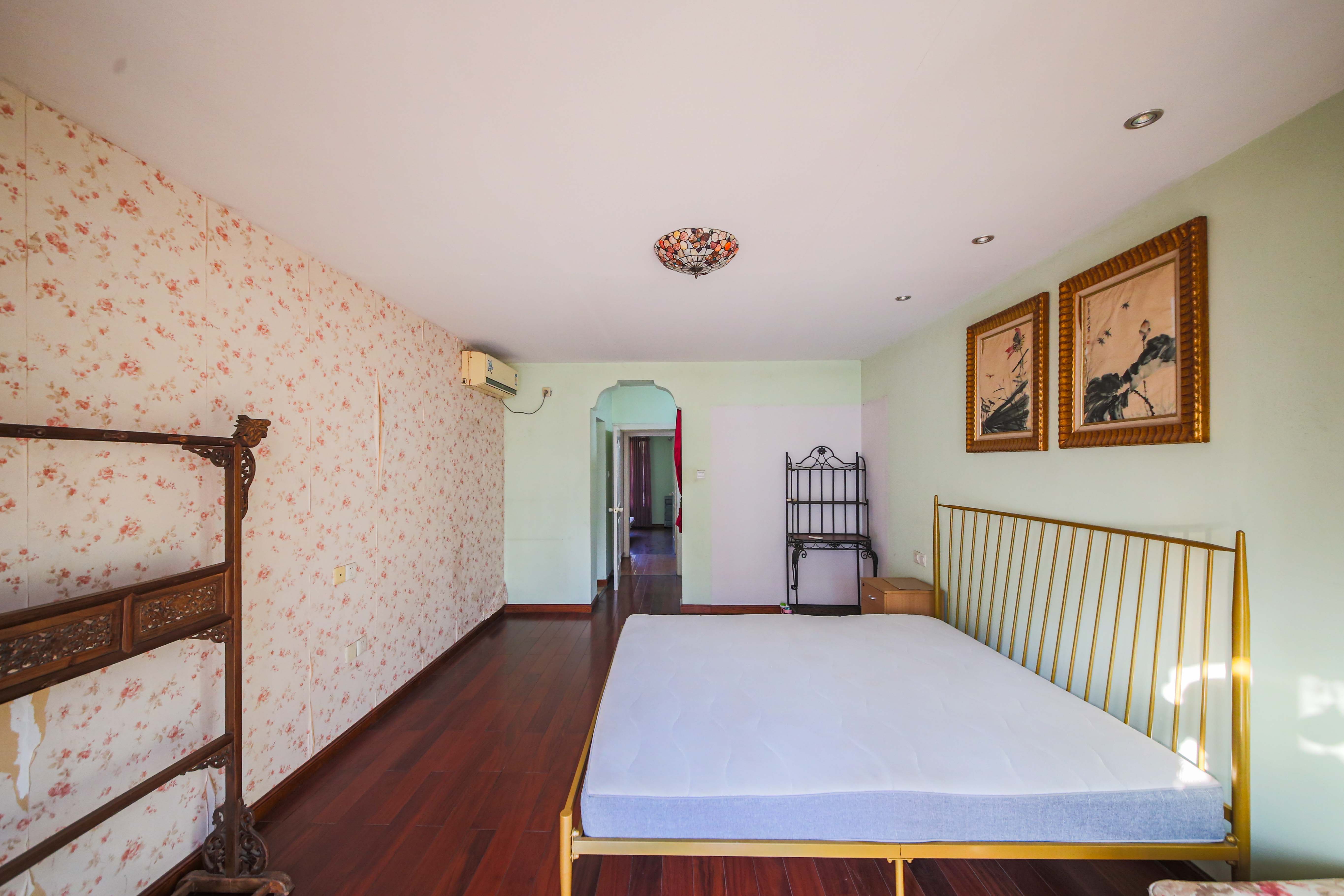 盛世康城 3室2厅2卫 78.0万 盛世康城 3室2厅2卫 78.0万卧室