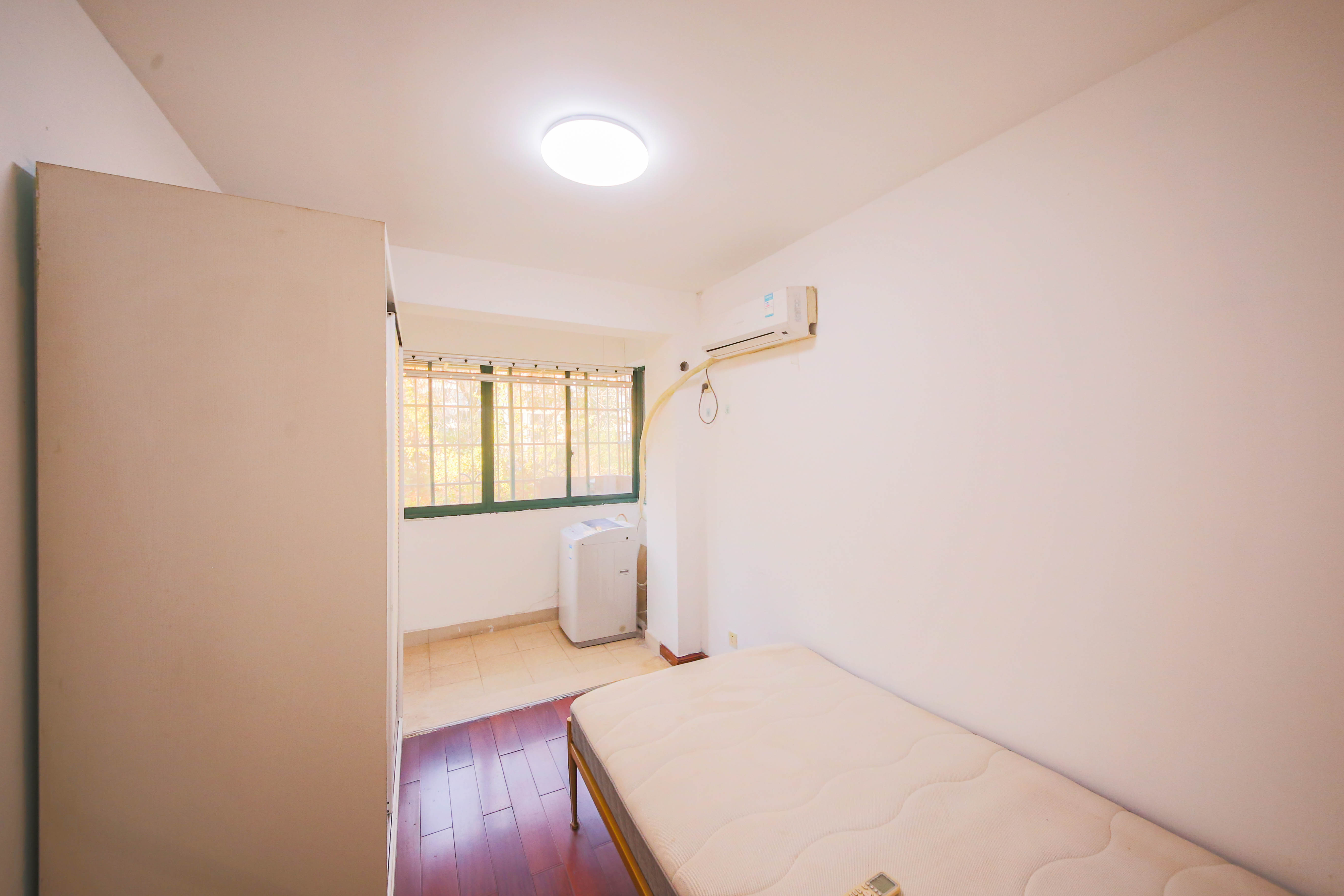 盛世康城 3室2厅2卫 78.0万 盛世康城 3室2厅2卫 78.0万卧室