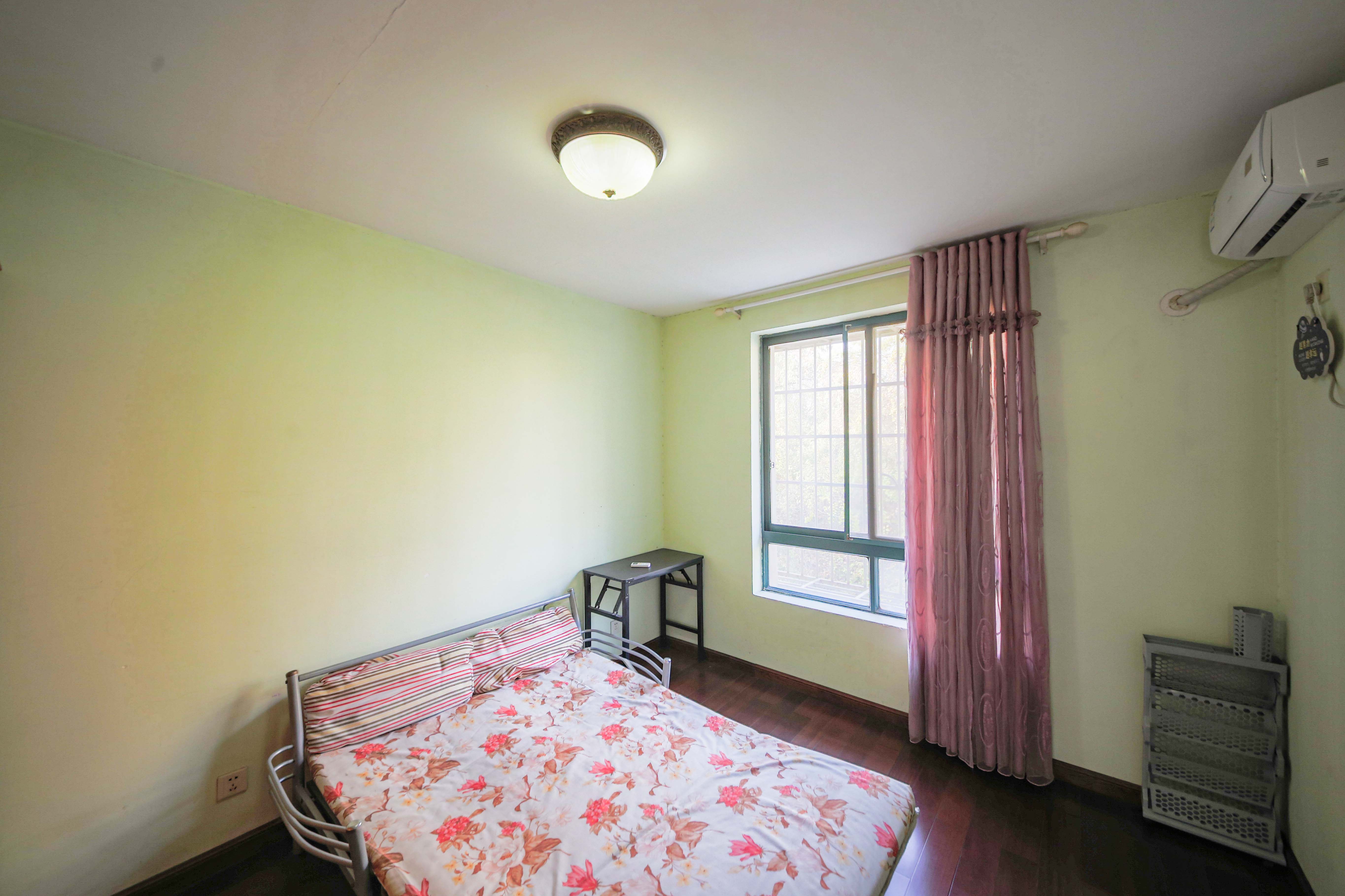 盛世康城 3室2厅2卫 78.0万 盛世康城 3室2厅2卫 78.0万卧室