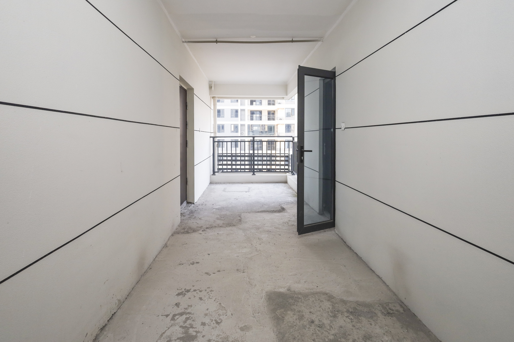 长沙北中心保利时代B区 5室2厅3卫 225.0万 长沙北中心保利时代B区 5室2厅3卫 225.0万阳台