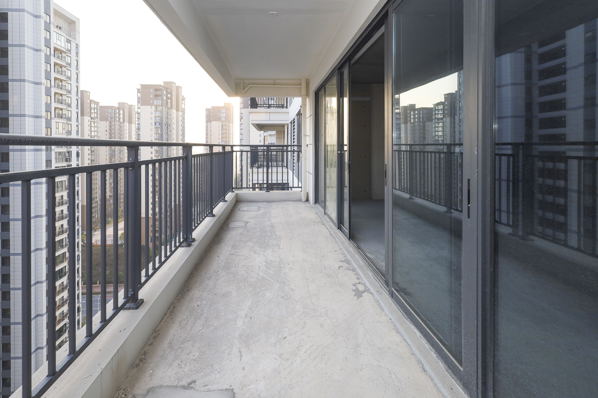 长沙北中心保利时代B区 5室2厅3卫 225.0万 长沙北中心保利时代B区 5室2厅3卫 225.0万阳台