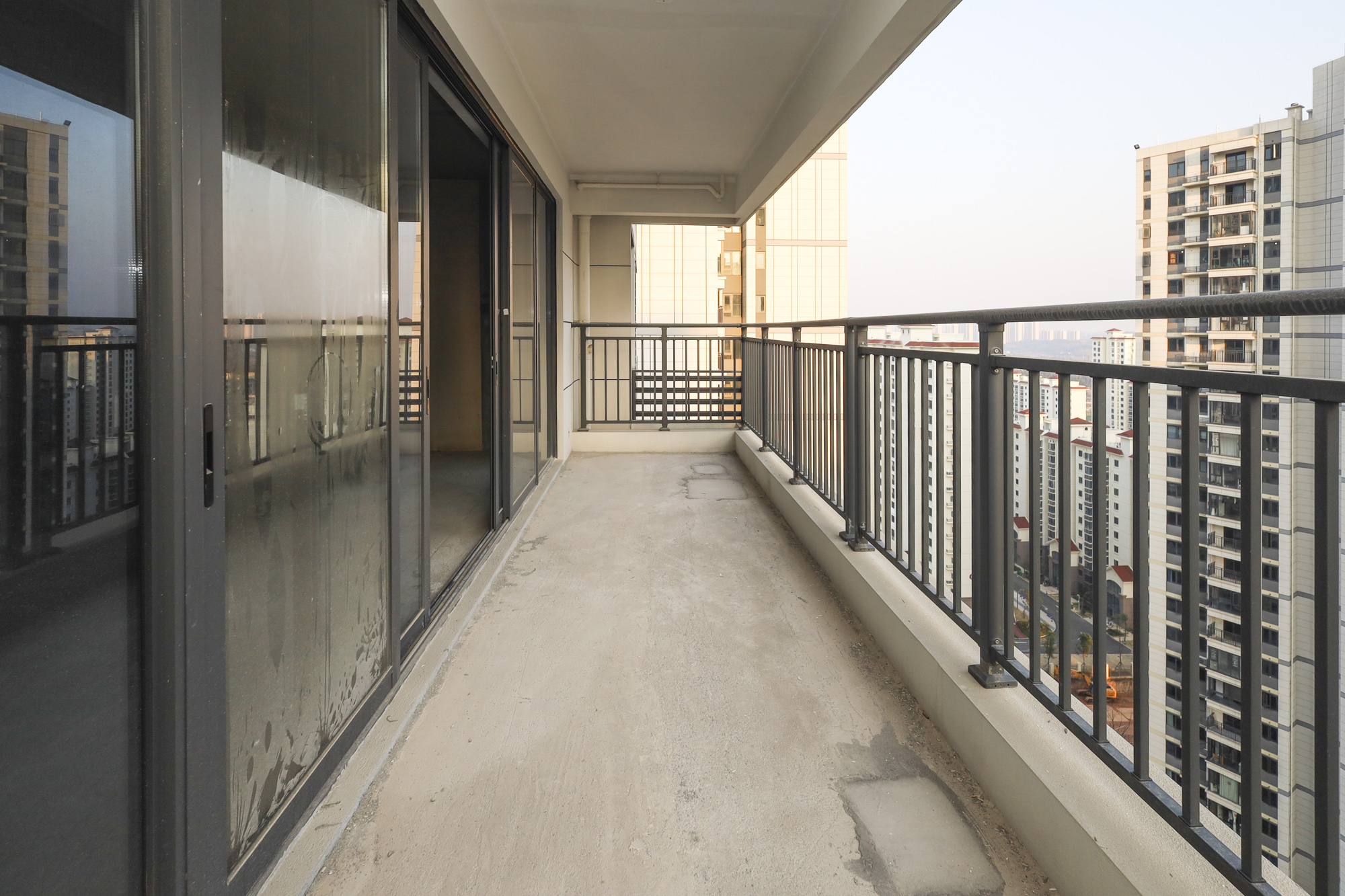 长沙北中心保利时代B区 5室2厅3卫 225.0万 长沙北中心保利时代B区 5室2厅3卫 225.0万阳台