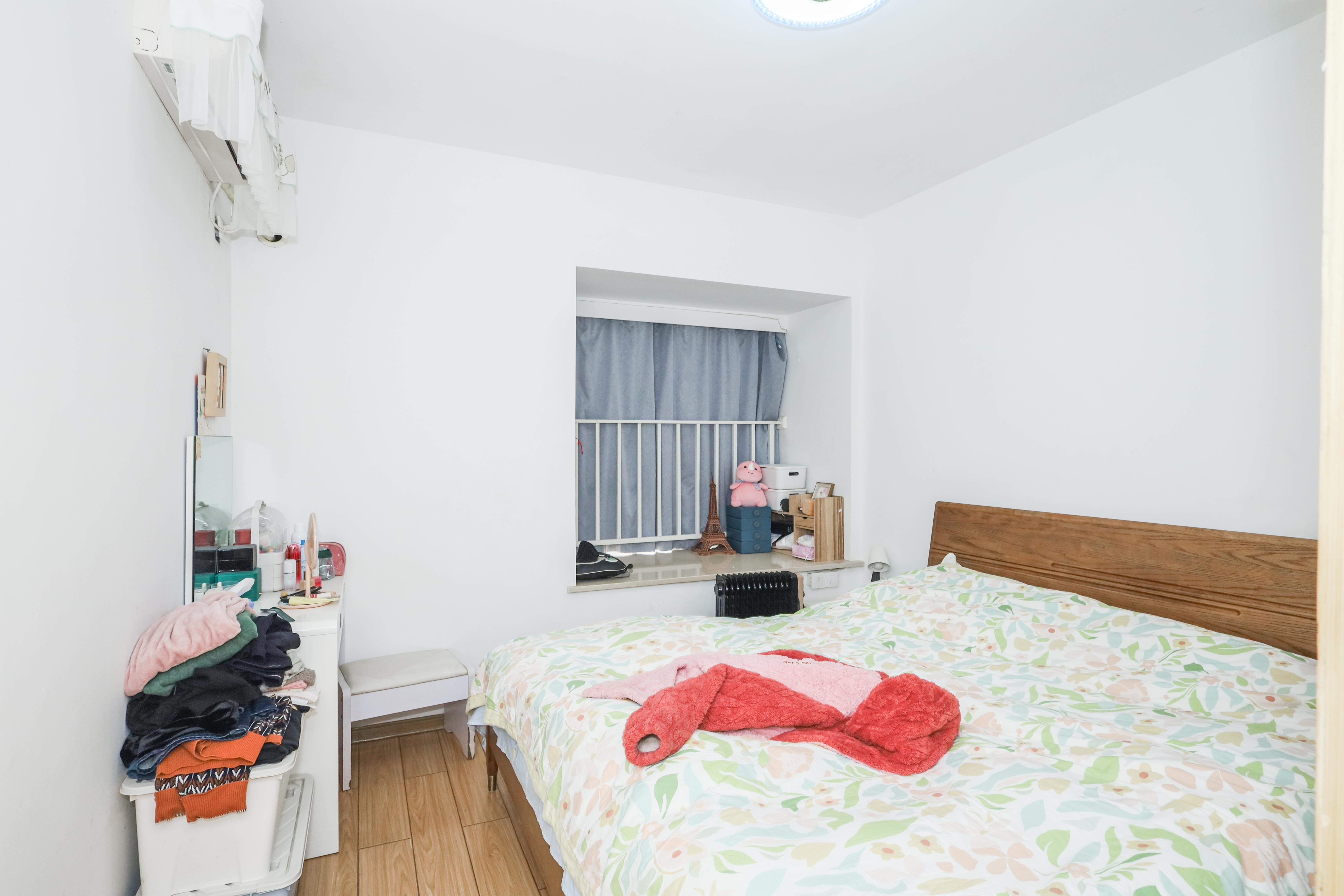 保利麓谷林语A区 2室2厅1卫 59.9万 保利麓谷林语A区 2室2厅1卫 59.9万卧室