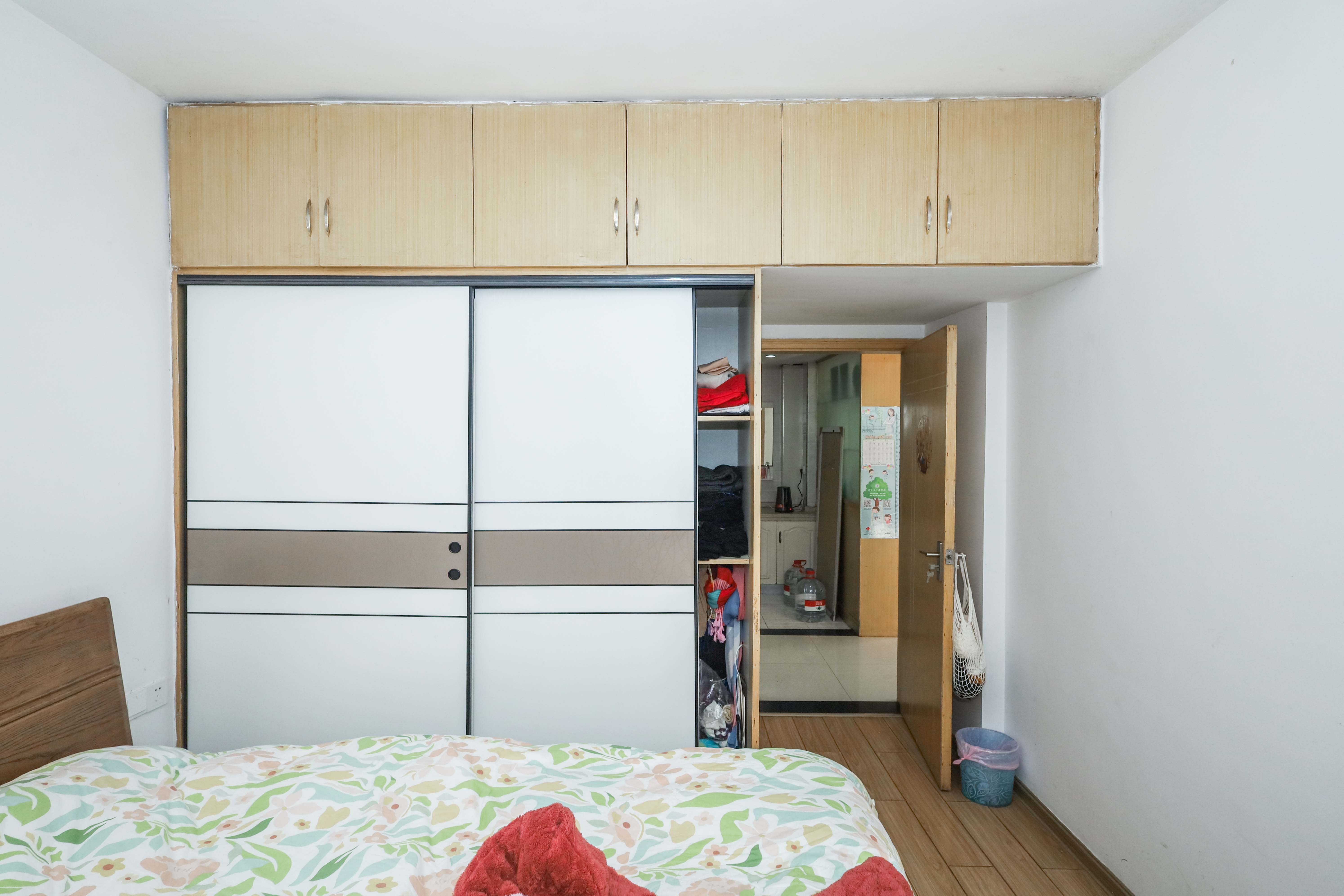 保利麓谷林语A区 2室2厅1卫 59.9万 保利麓谷林语A区 2室2厅1卫 59.9万卧室