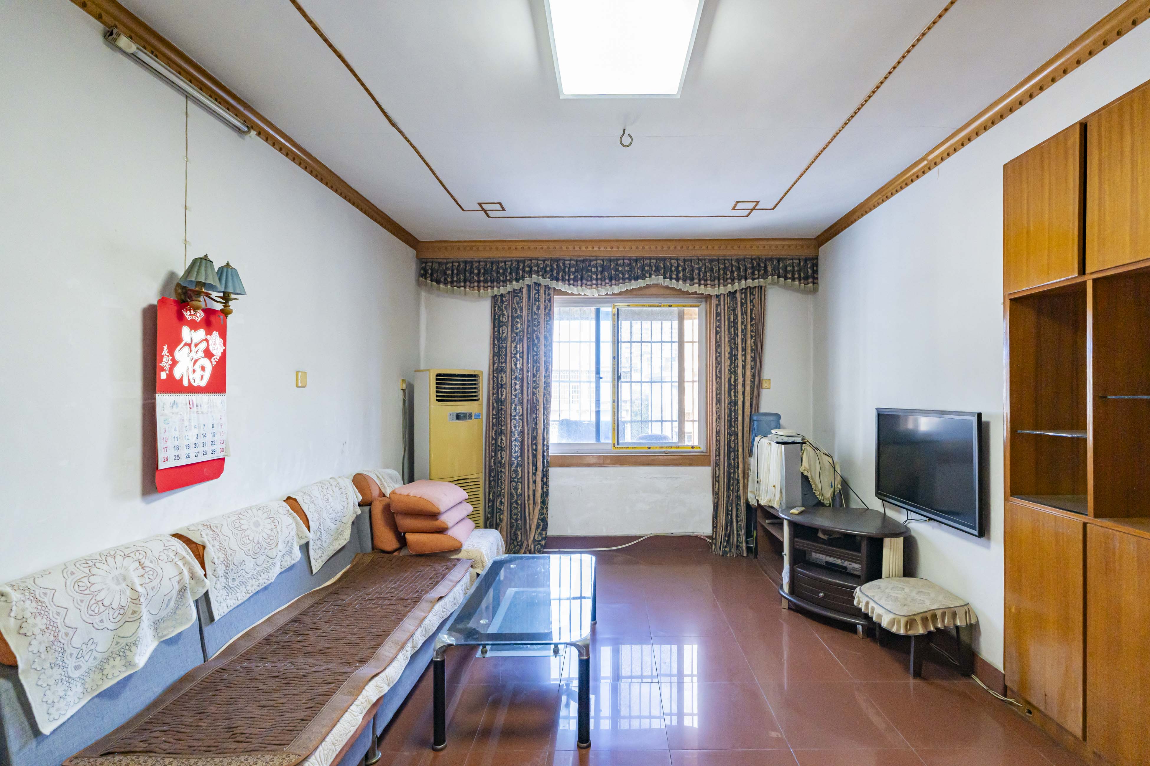 东风二村社区绸厂宿舍  3室2厅1卫   62.00万