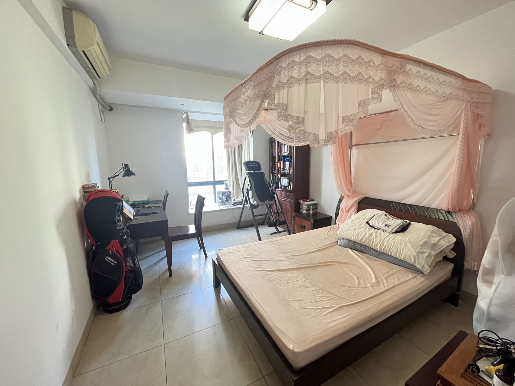 西岭华庭 4室2厅2卫 260.0万 西岭华庭 4室2厅2卫 260.0万室内图