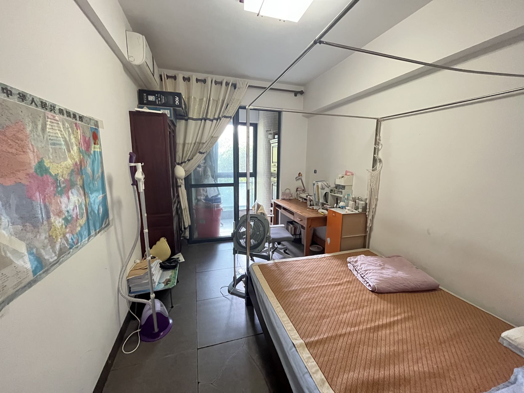 西岭华庭 4室2厅2卫 260.0万 西岭华庭 4室2厅2卫 260.0万室内图