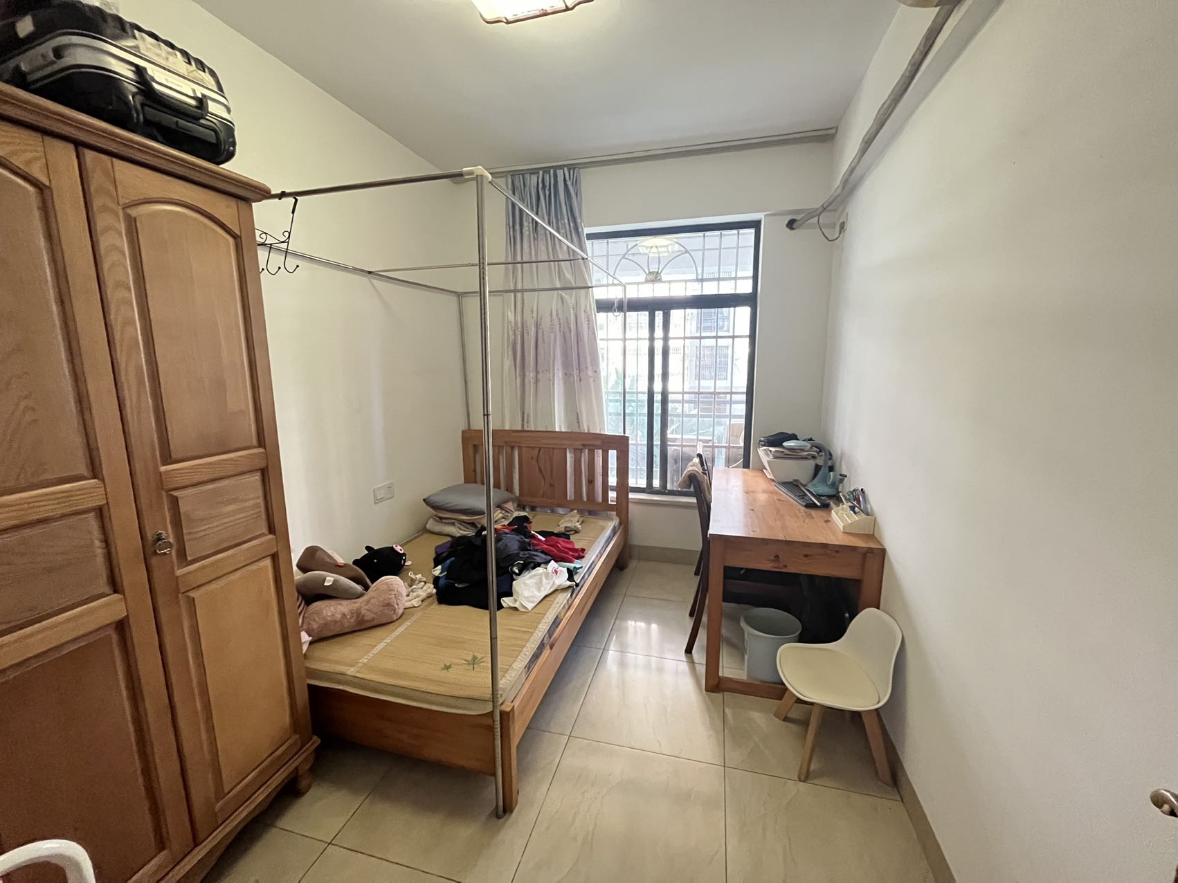 西岭华庭 4室2厅2卫 260.0万 西岭华庭 4室2厅2卫 260.0万室内图