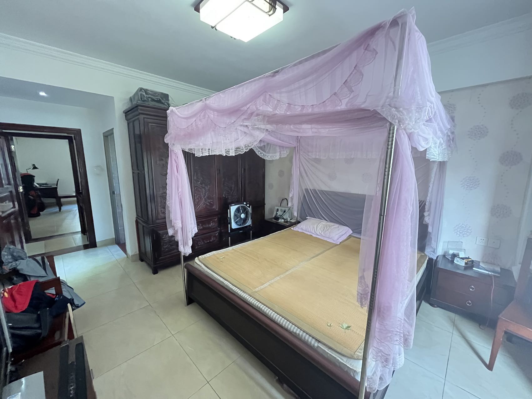 西岭华庭 4室2厅2卫 260.0万 西岭华庭 4室2厅2卫 260.0万室内图