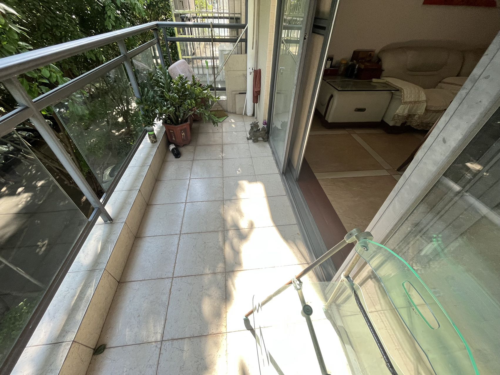 西岭华庭 4室2厅2卫 260.0万 西岭华庭 4室2厅2卫 260.0万室内图